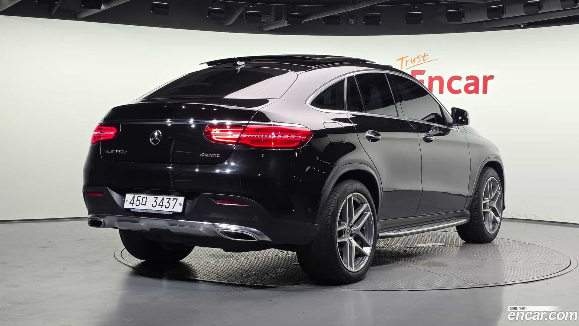 GLE-Class Mercedes-Benz 2018.3-OUTER-002