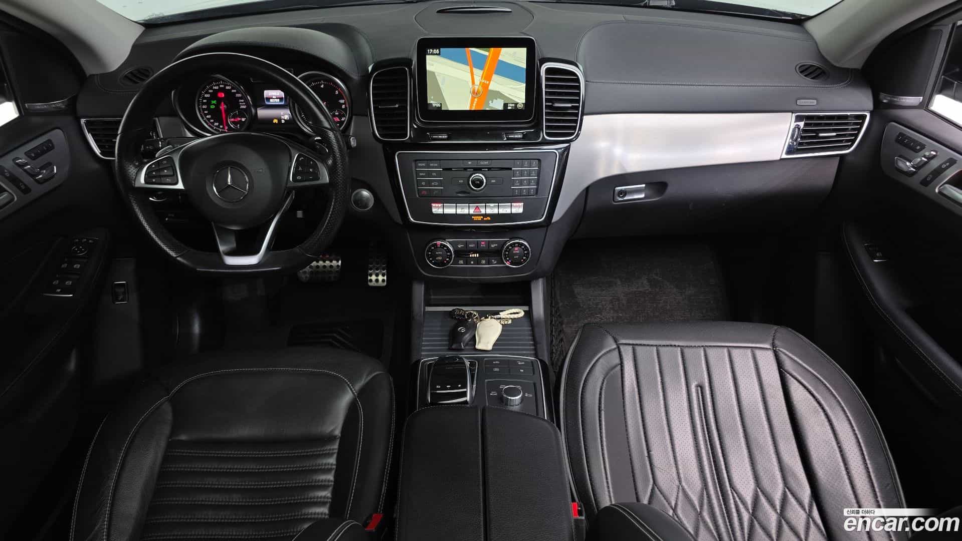 GLE-Class Mercedes-Benz 2018.3-INNER-007
