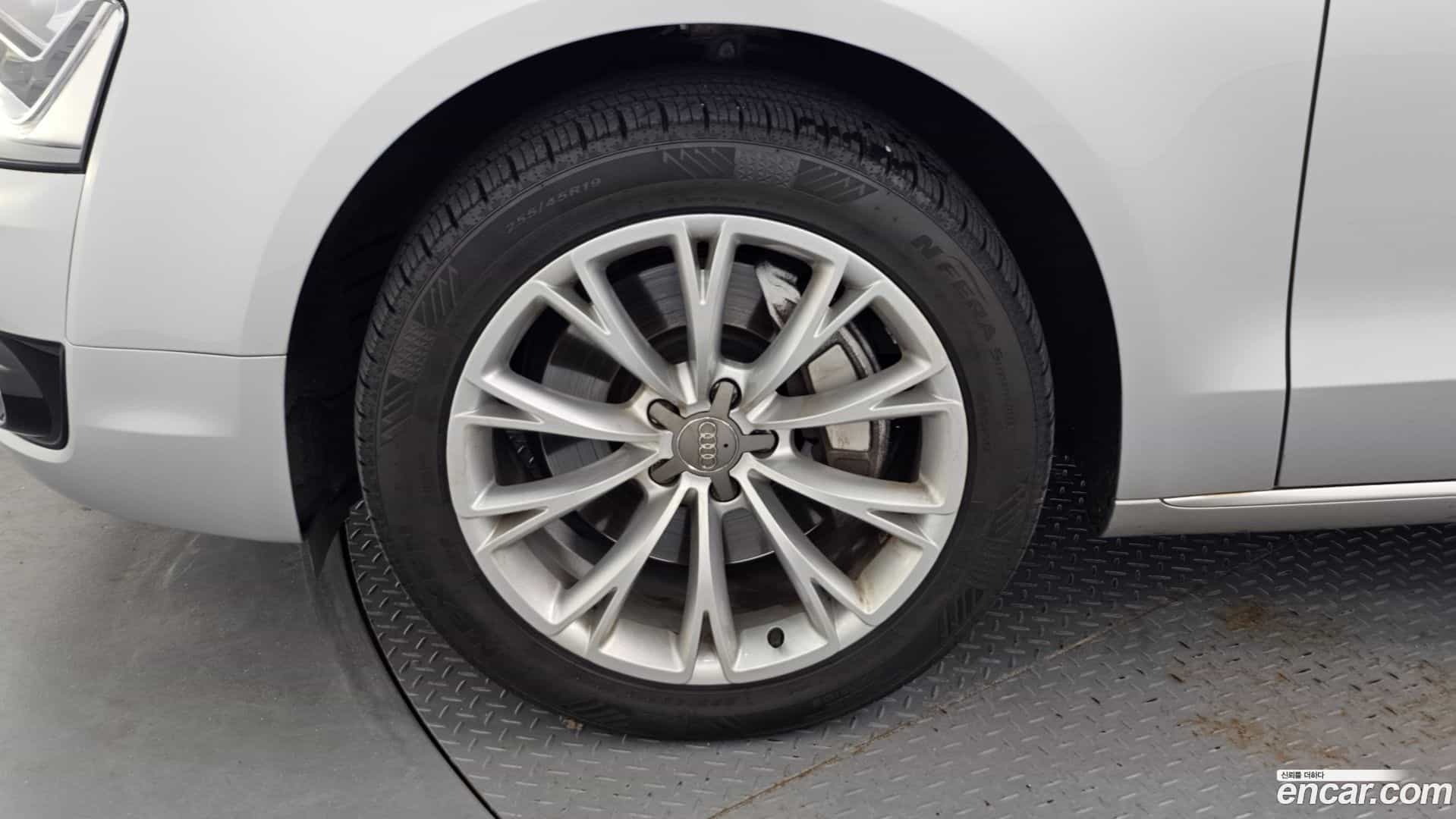 A8 Audi 2013.2-OUTER-005