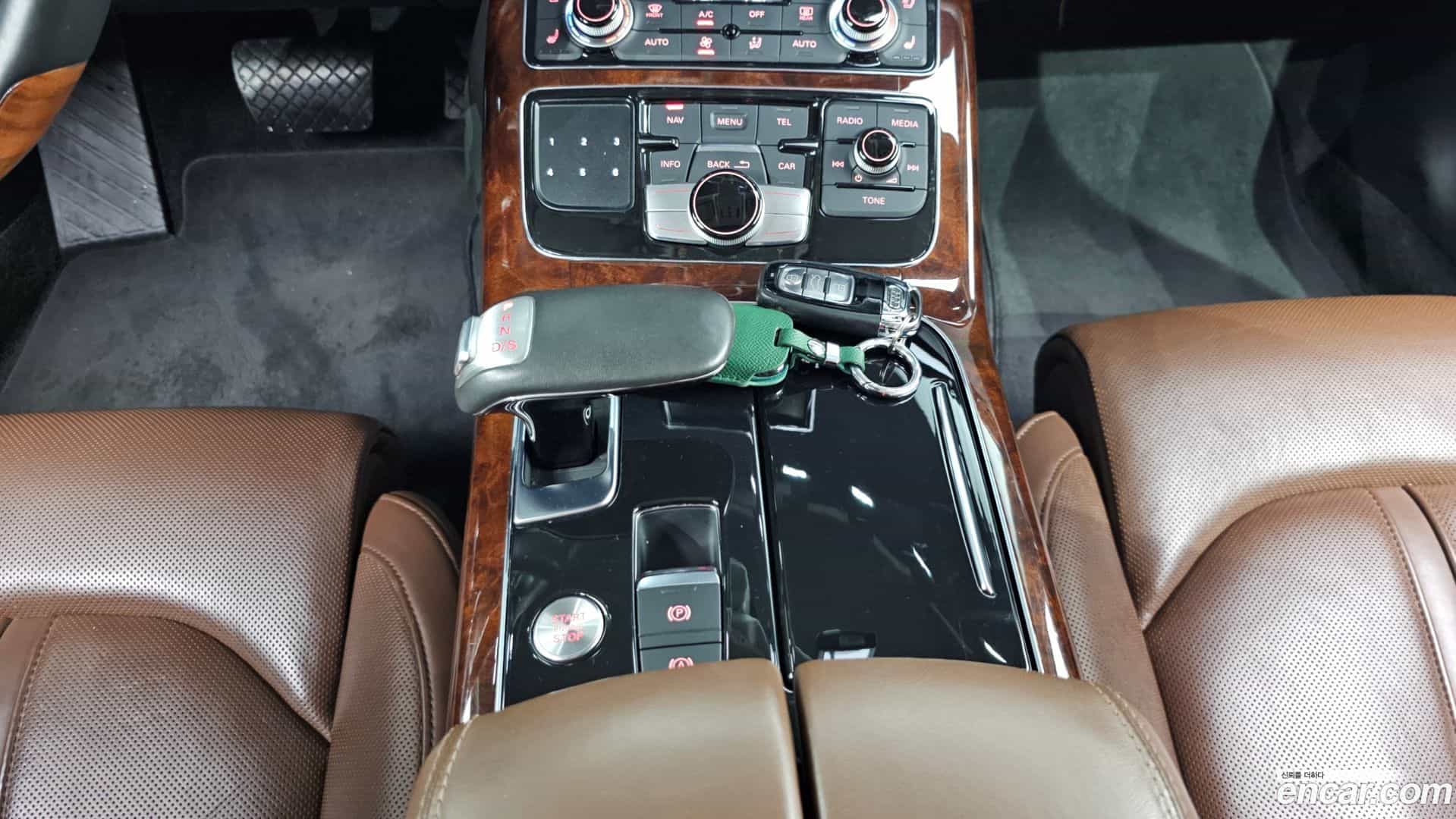 A8 Audi 2013.2-INNER-009