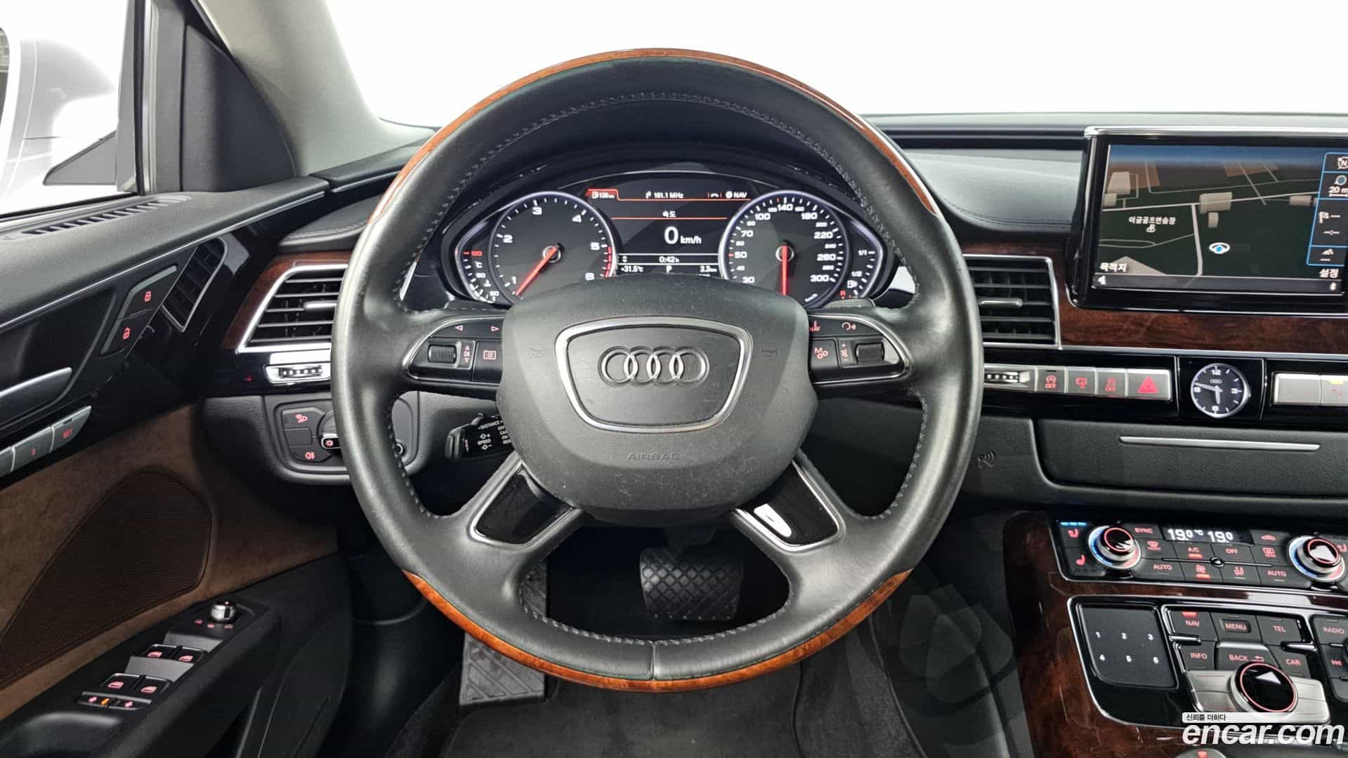 A8 Audi 2013.2-OPTION-018