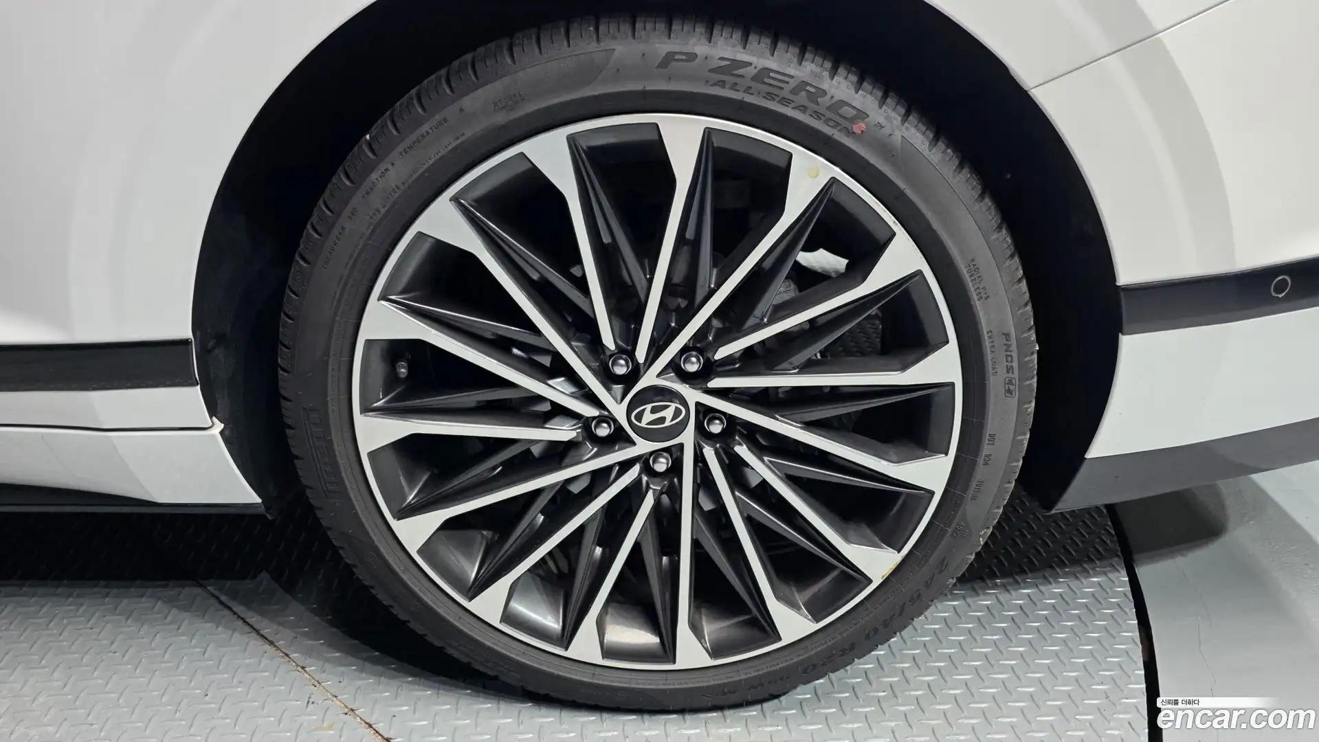 Grandeur Hyundai 2023.2-OUTER-031