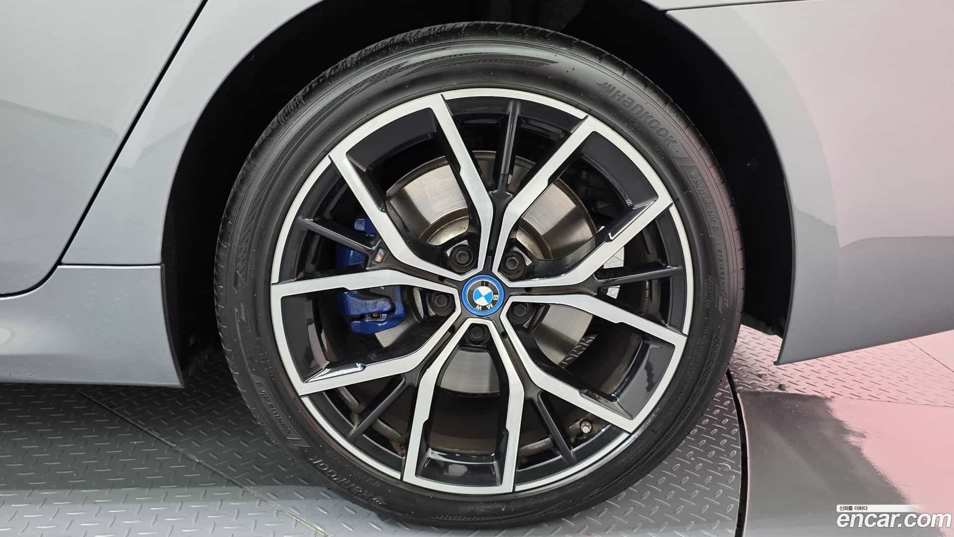 5-Series BMW 2023.6-OUTER-031