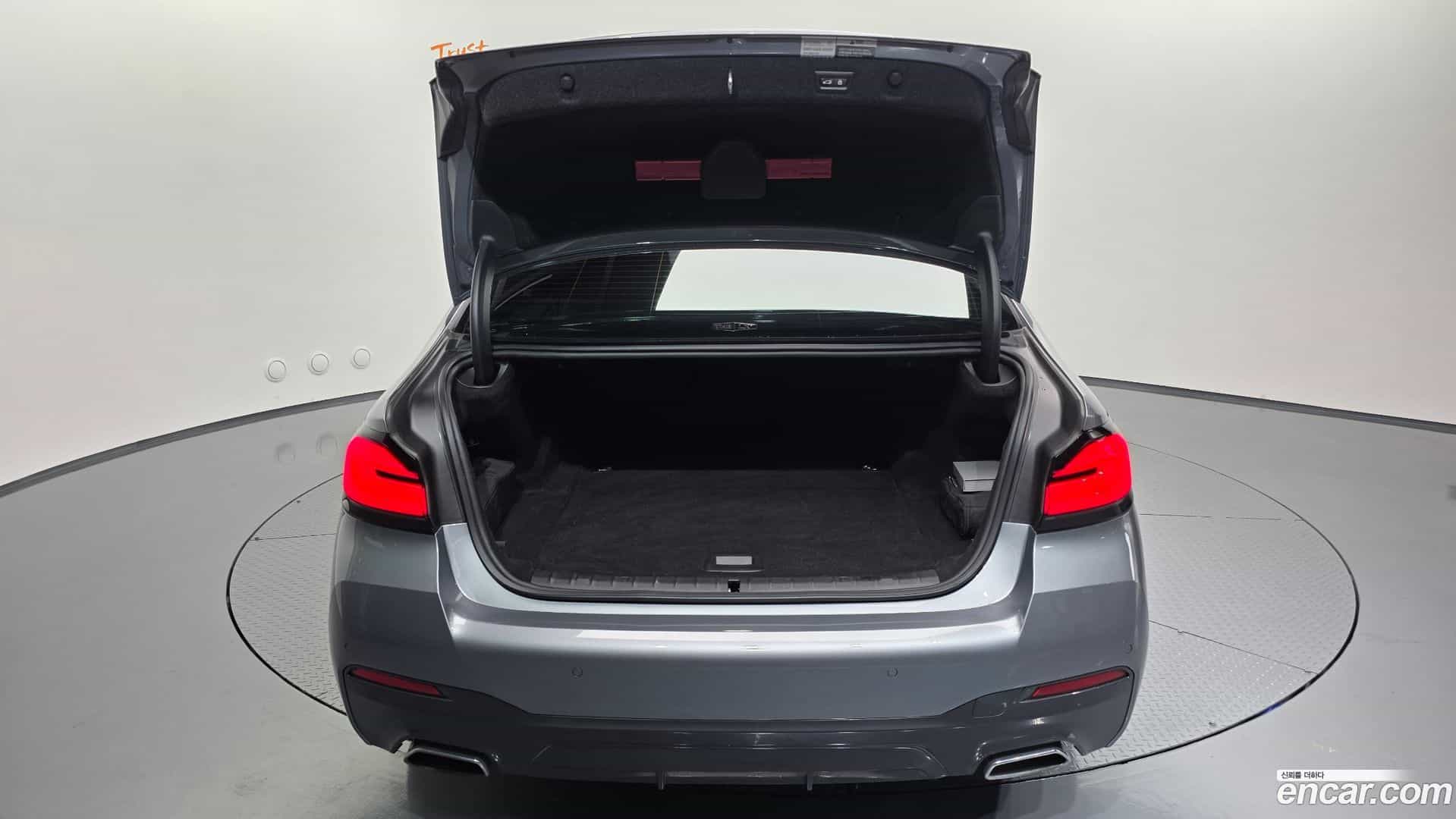 5-Series BMW 2023.6-OPTION-045
