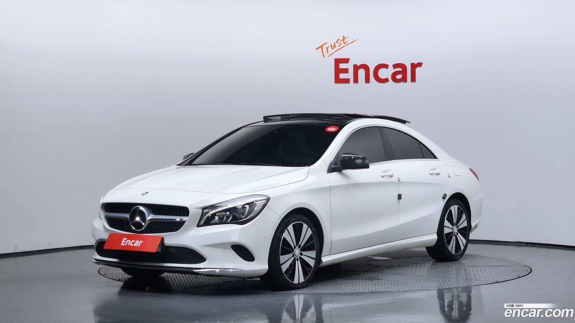 Main__Slider__Photo:CLA-Class Mercedes-Benz 2017.1-0
