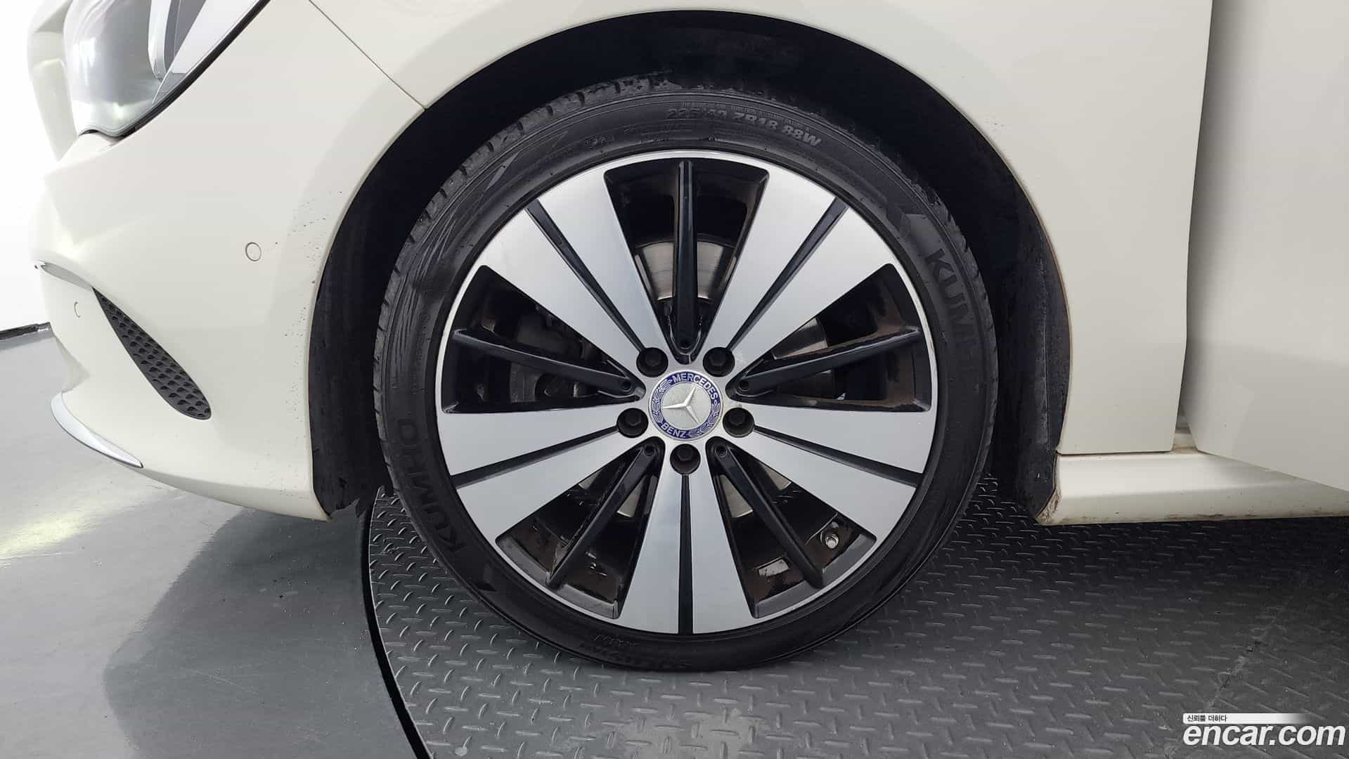 CLA-Class Mercedes-Benz 2017.1-OUTER-005