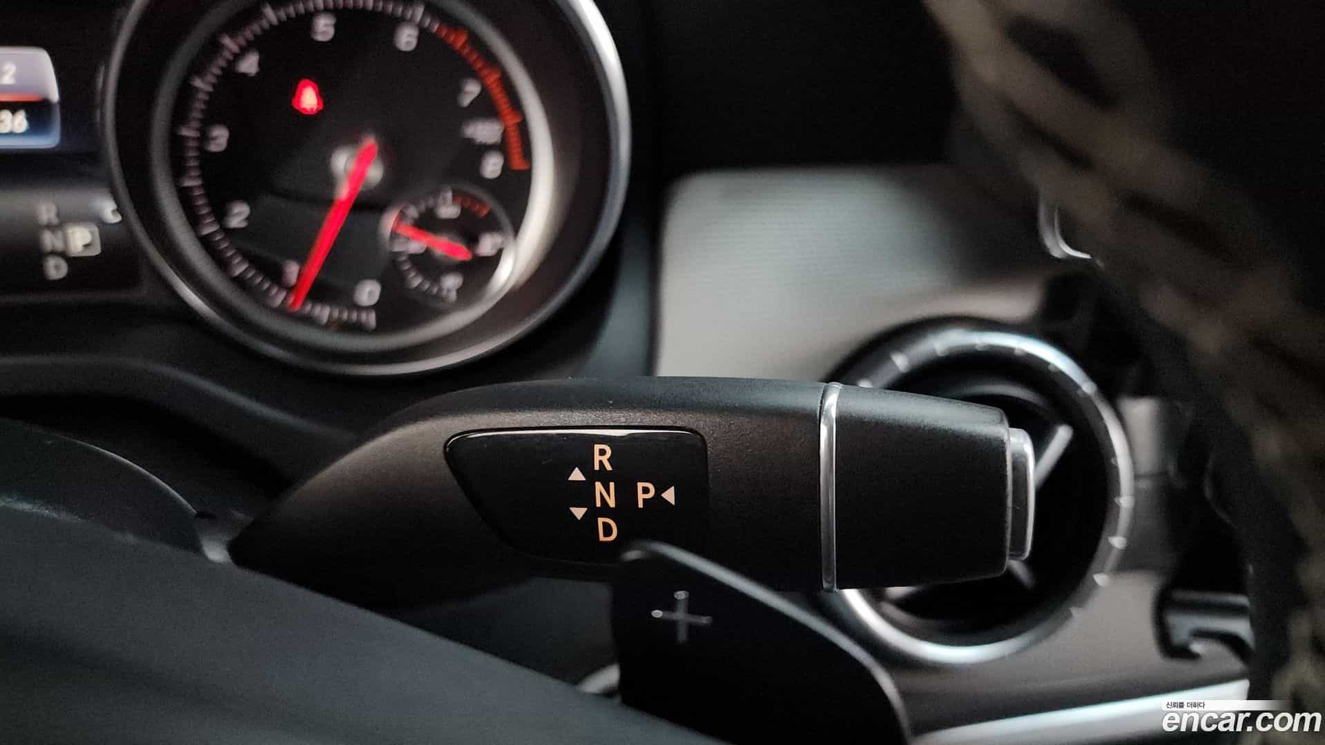 CLA-Class Mercedes-Benz 2017.1-INNER-009