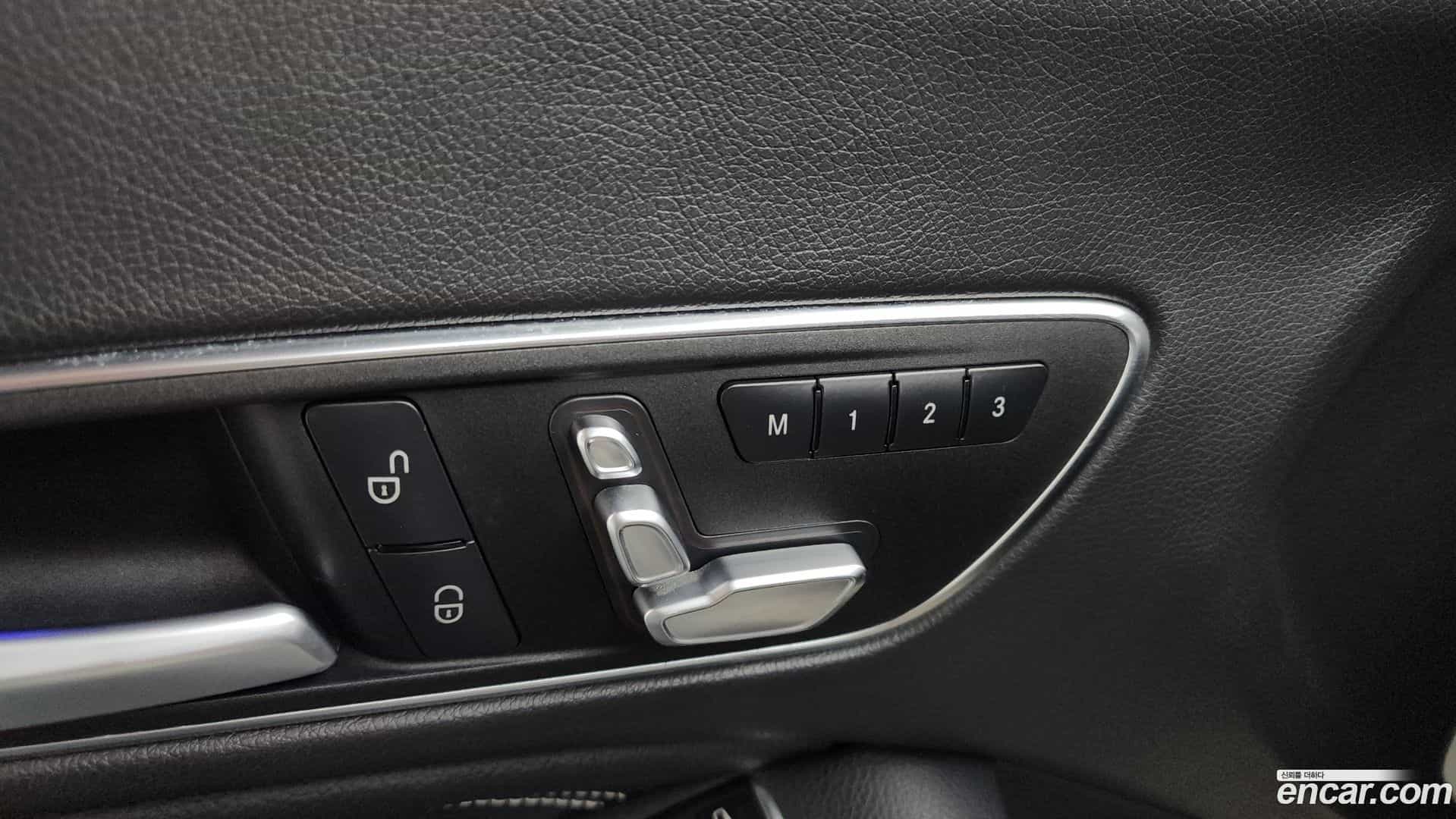 CLA-Class Mercedes-Benz 2017.1-OPTION-022