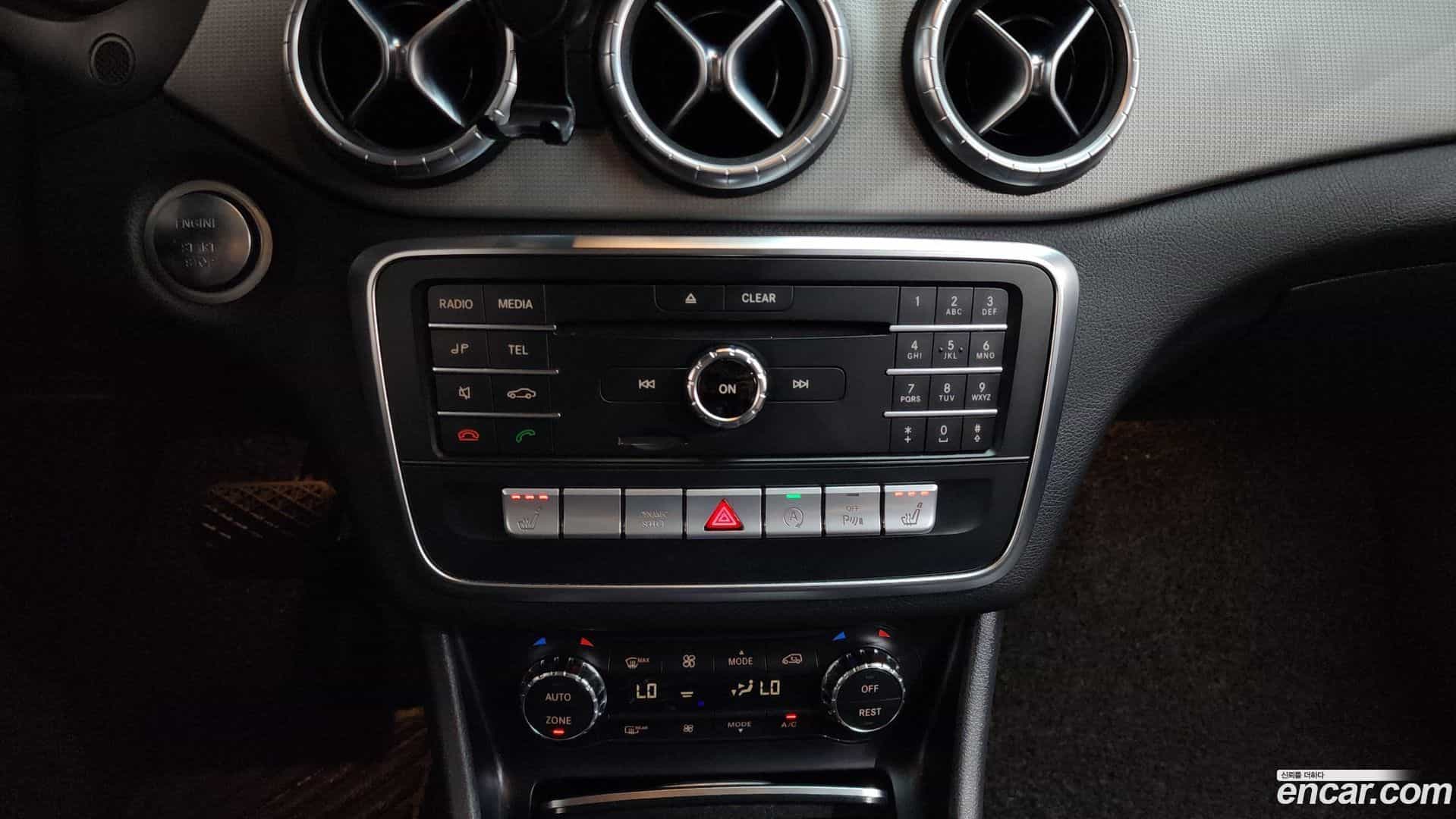CLA-Class Mercedes-Benz 2017.1-OPTION-024