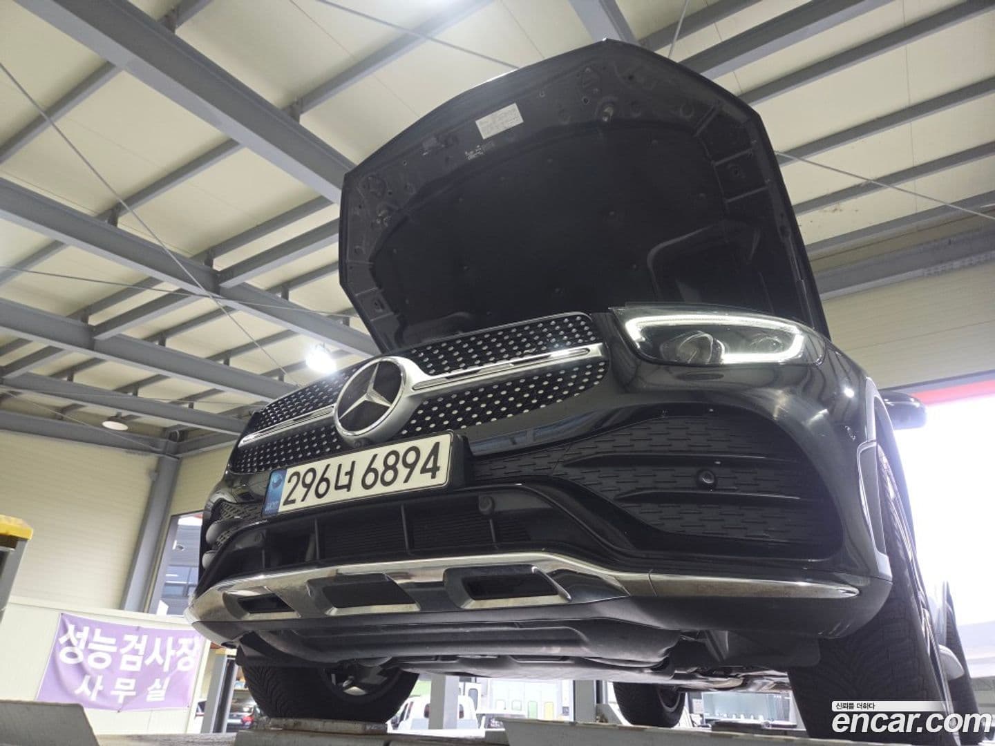 Main__Slider__Photo:GLC-Class Mercedes-Benz 2023.2-0