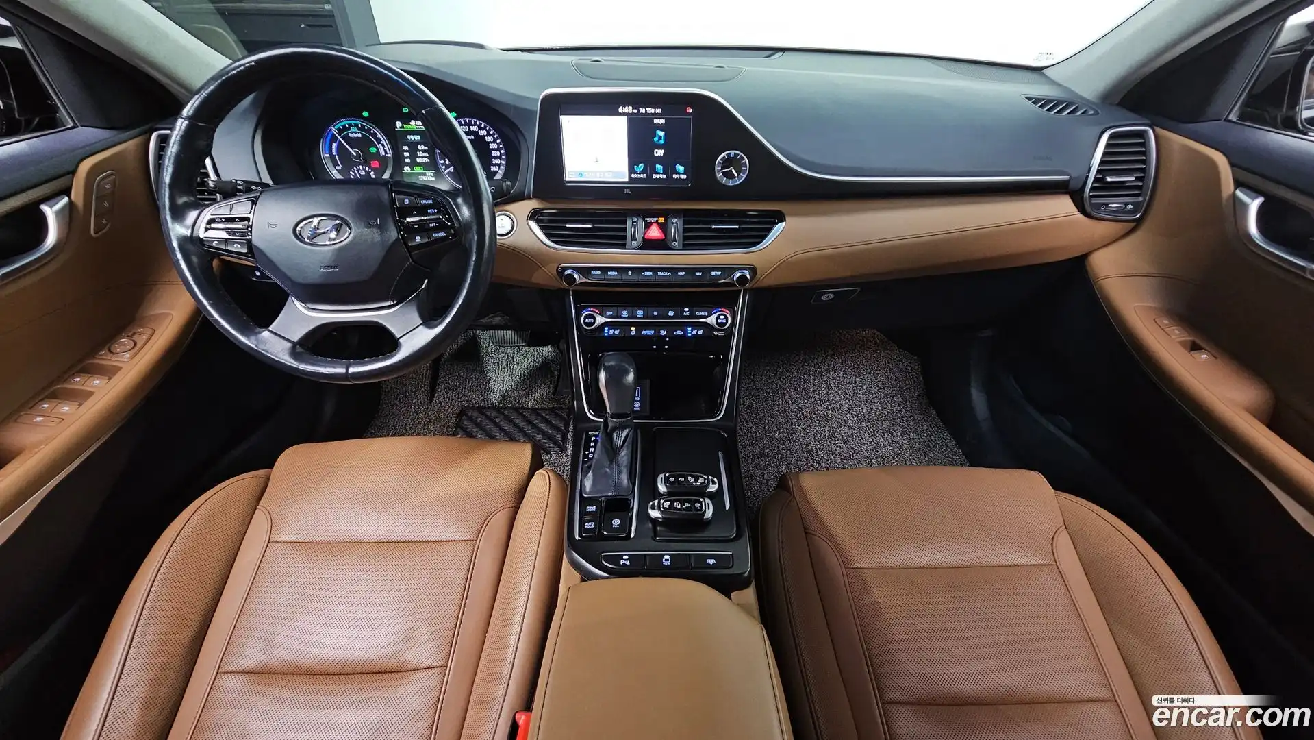 Grandeur Hyundai 2018.0-INNER-007