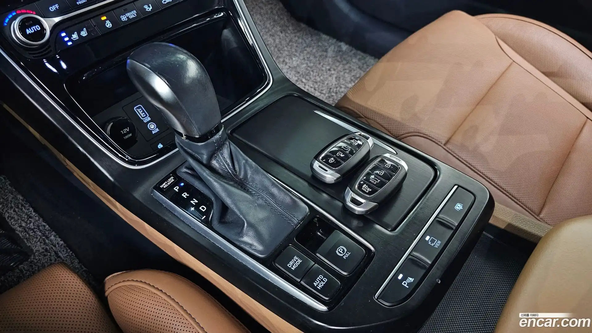 Grandeur Hyundai 2018.0-INNER-009