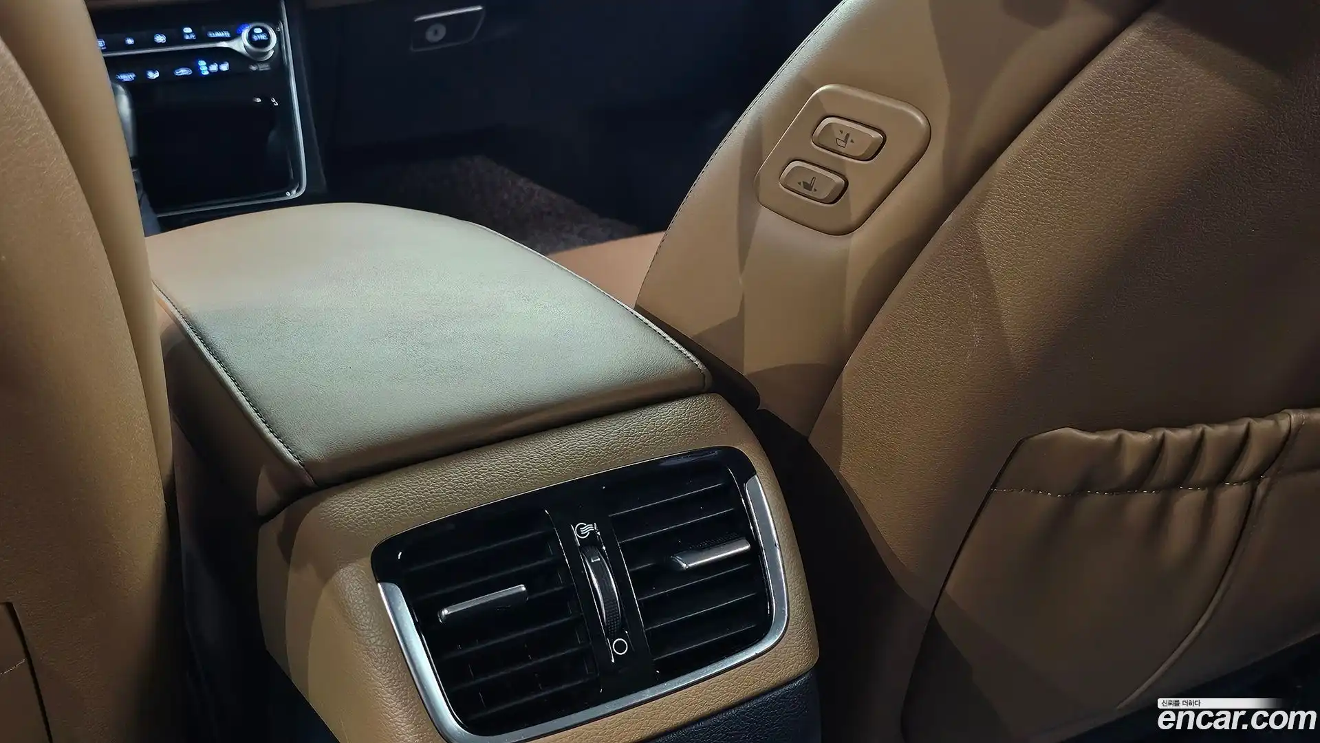 Grandeur Hyundai 2018.0-OPTION-041
