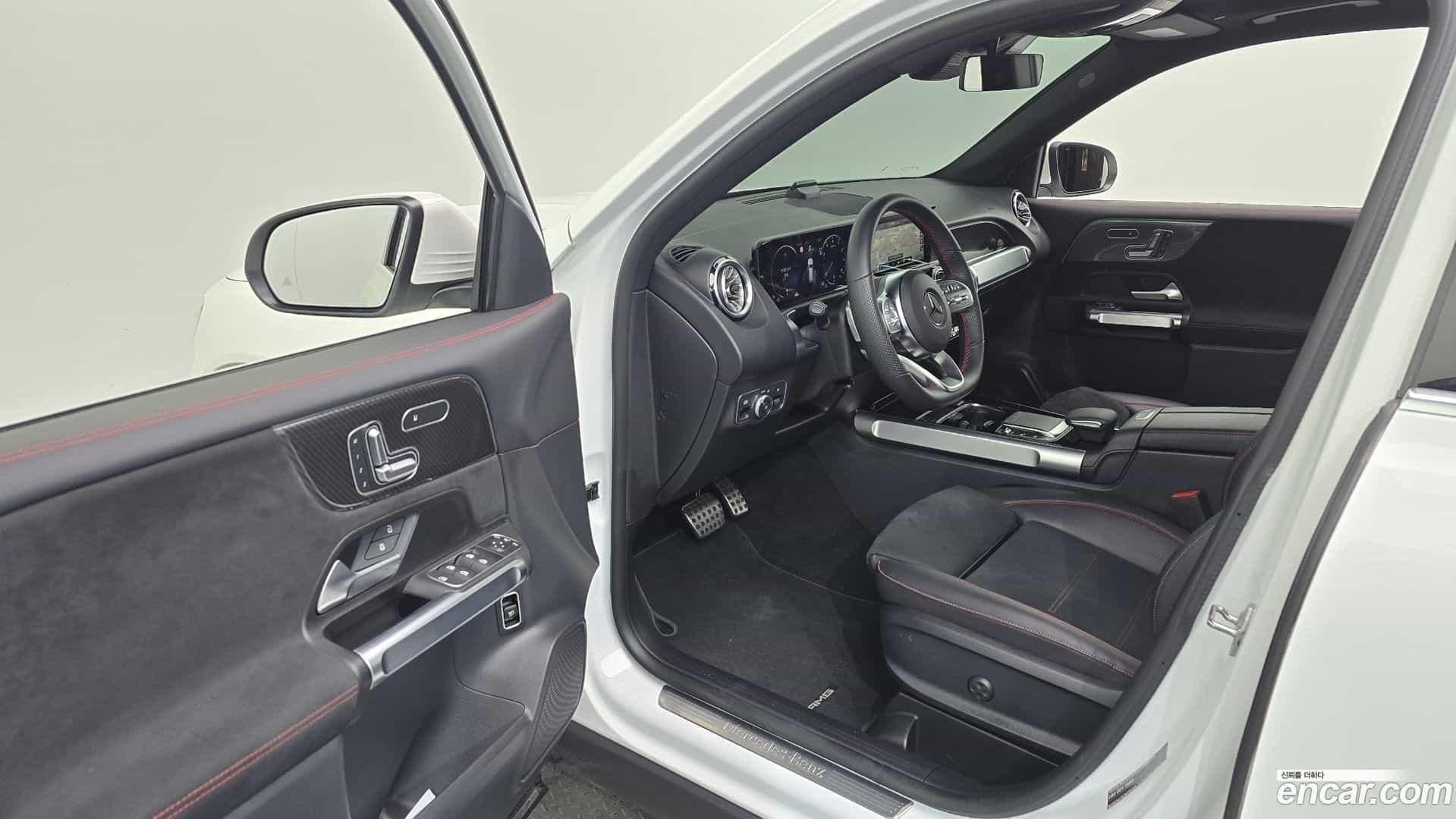 GLB-Class Mercedes-Benz 2022.11-INNER-010