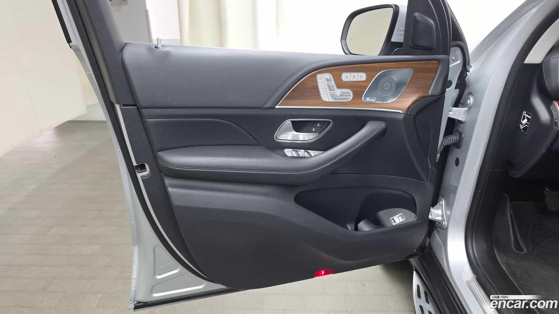 GLE-Class Mercedes-Benz 2021.5-INNER-034