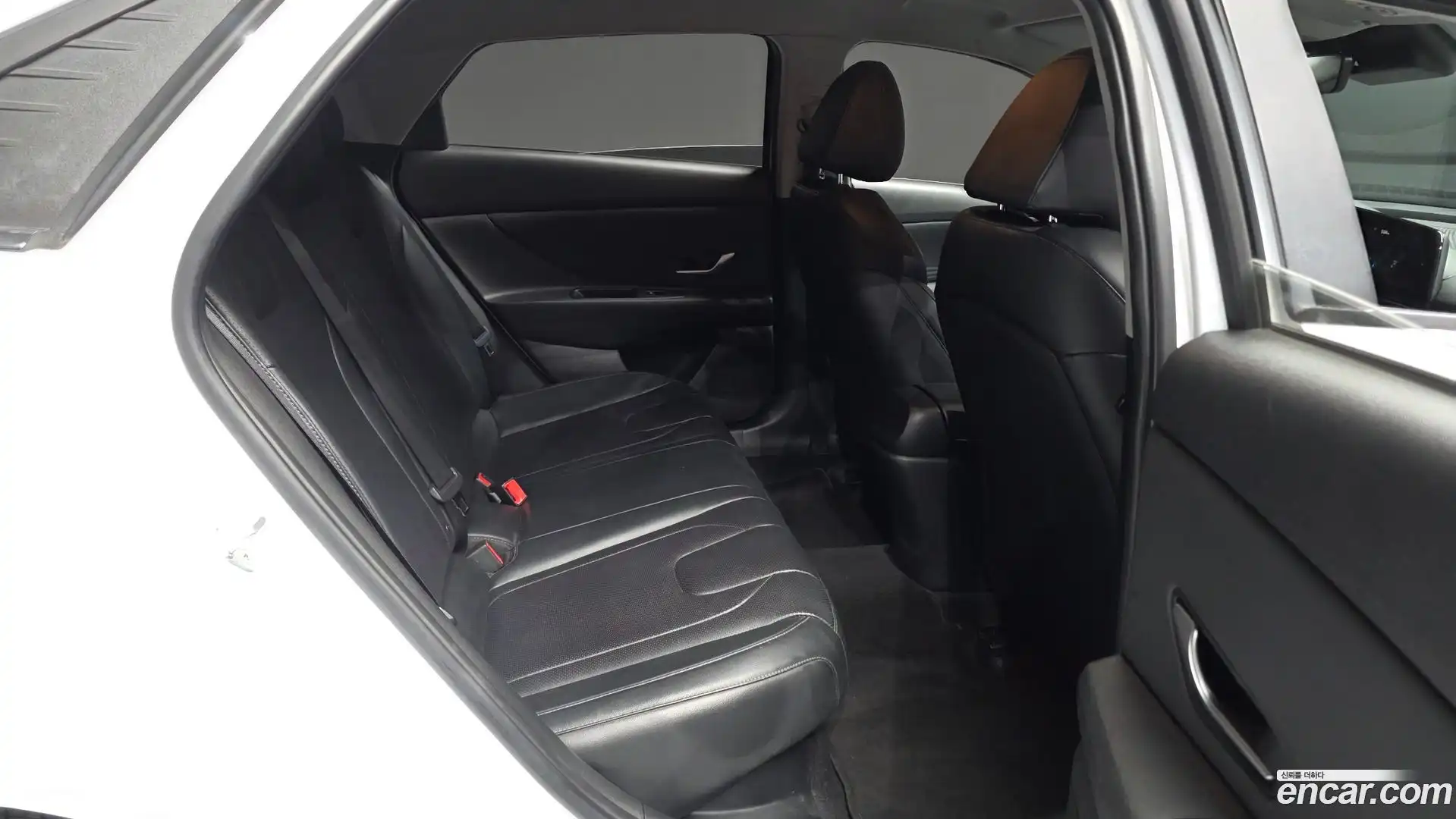 AVANTE Hyundai 2021.11-OPTION-016