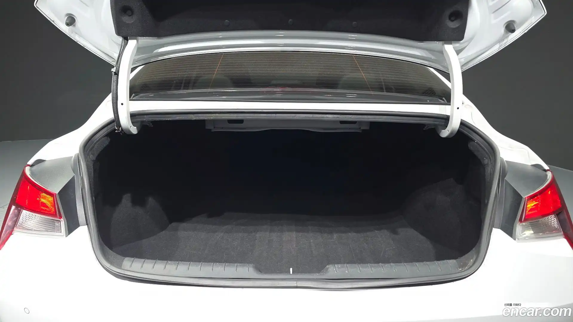 AVANTE Hyundai 2021.11-OPTION-024