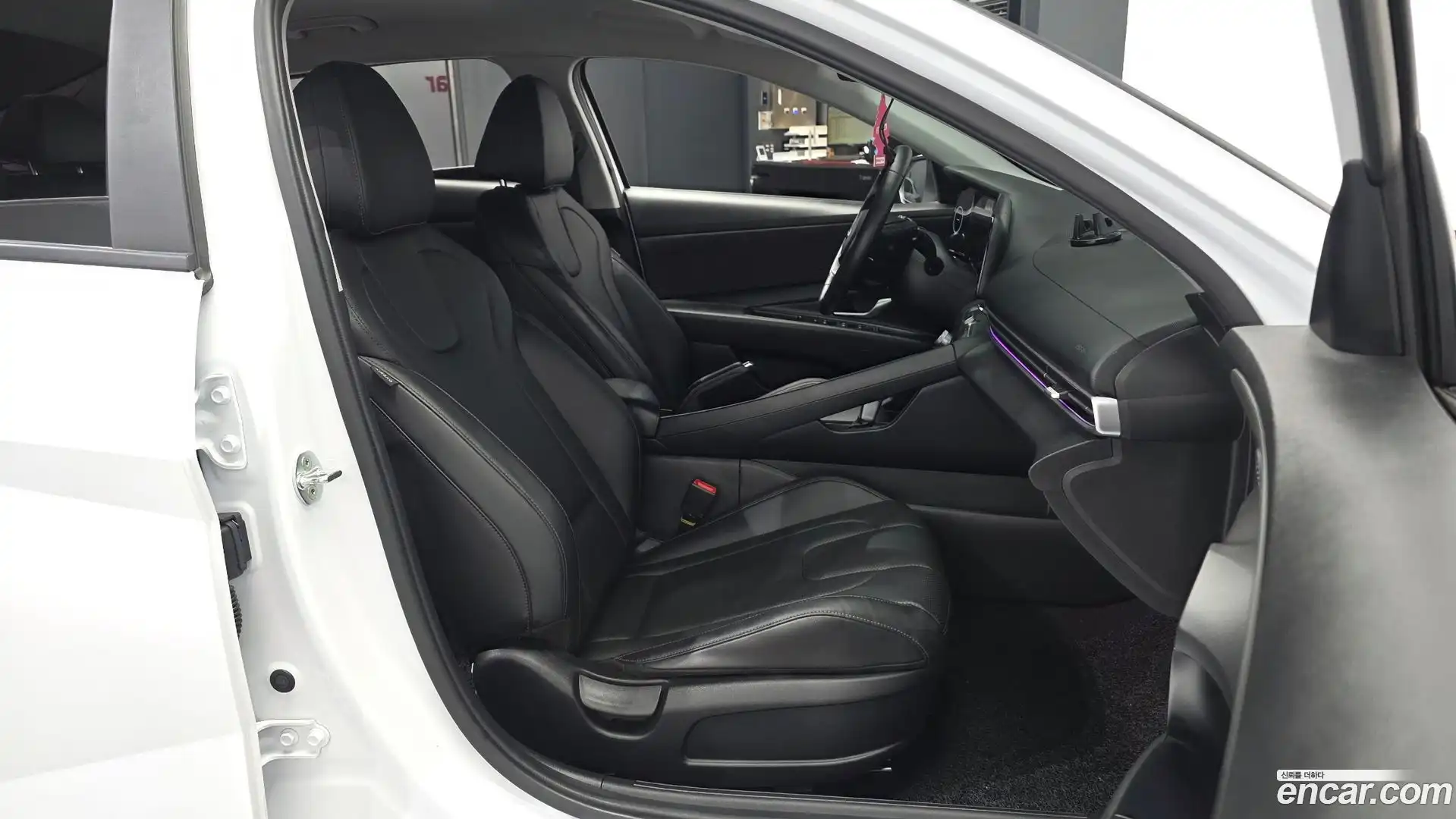 AVANTE Hyundai 2020.6-OPTION-015