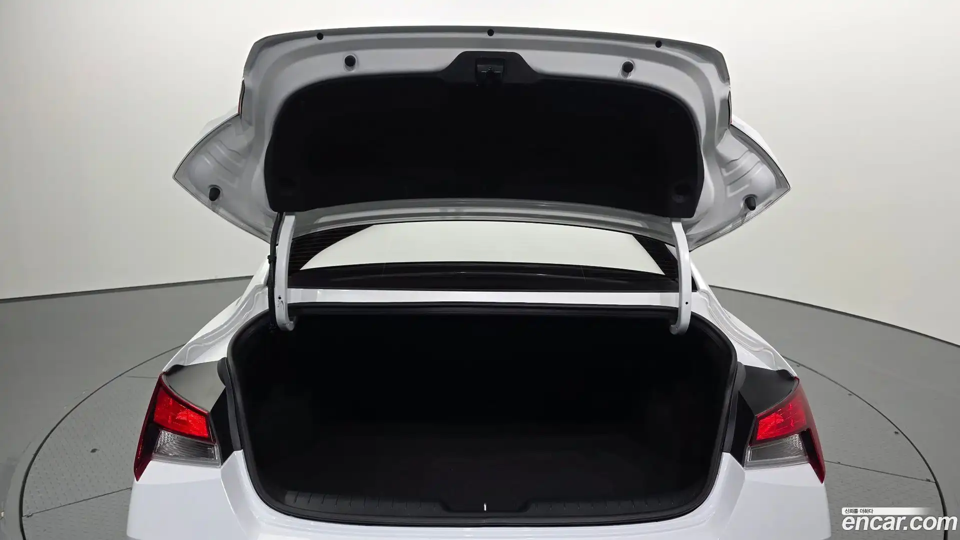 AVANTE Hyundai 2020.6-OPTION-024
