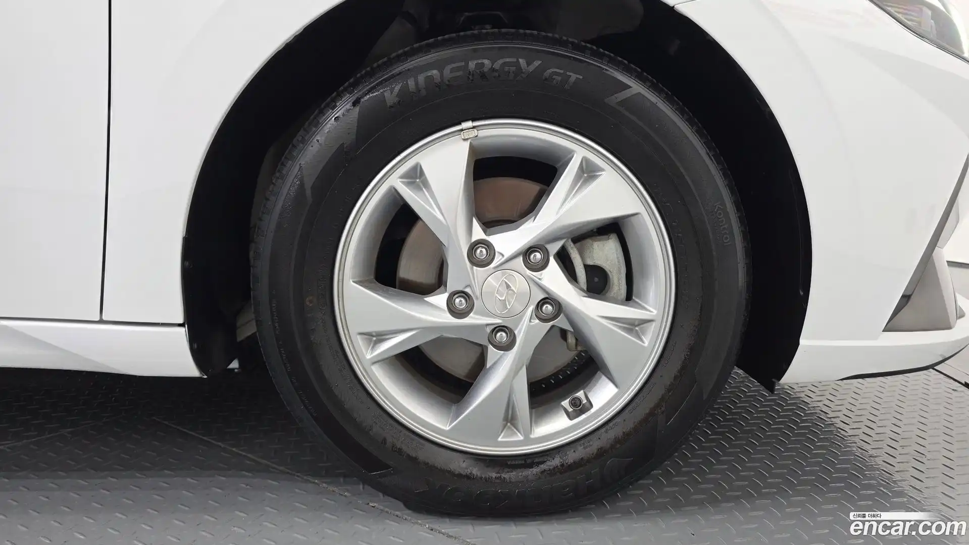 AVANTE Hyundai 2020.6-OUTER-031