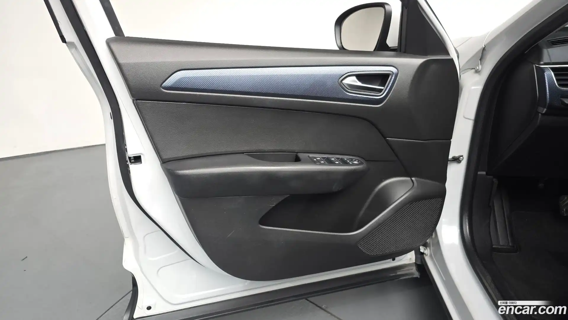 XM3 Renault Korea 2022.9-INNER-034