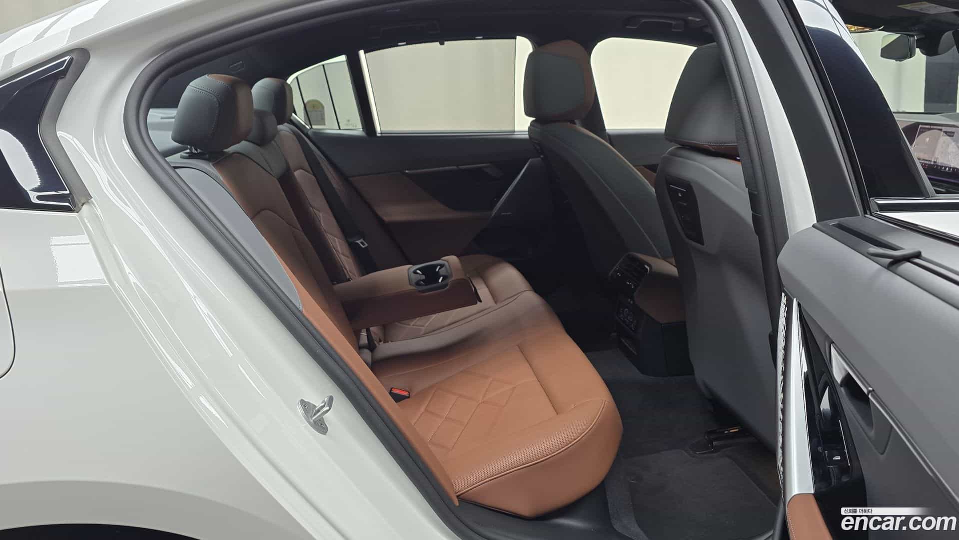 5-Series BMW 2025.8-OPTION-015