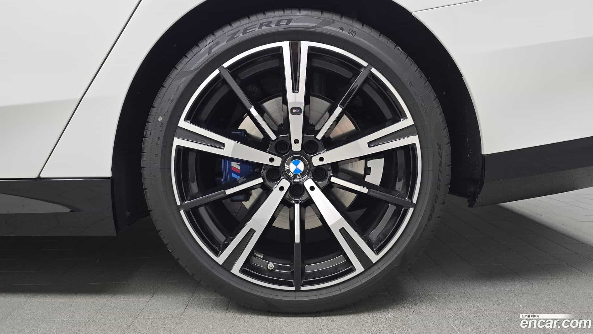 5-Series BMW 2025.8-OUTER-031