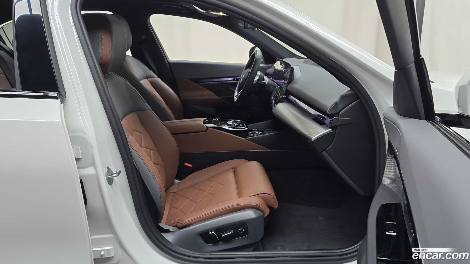 5-Series BMW 2025.8-INNER-036