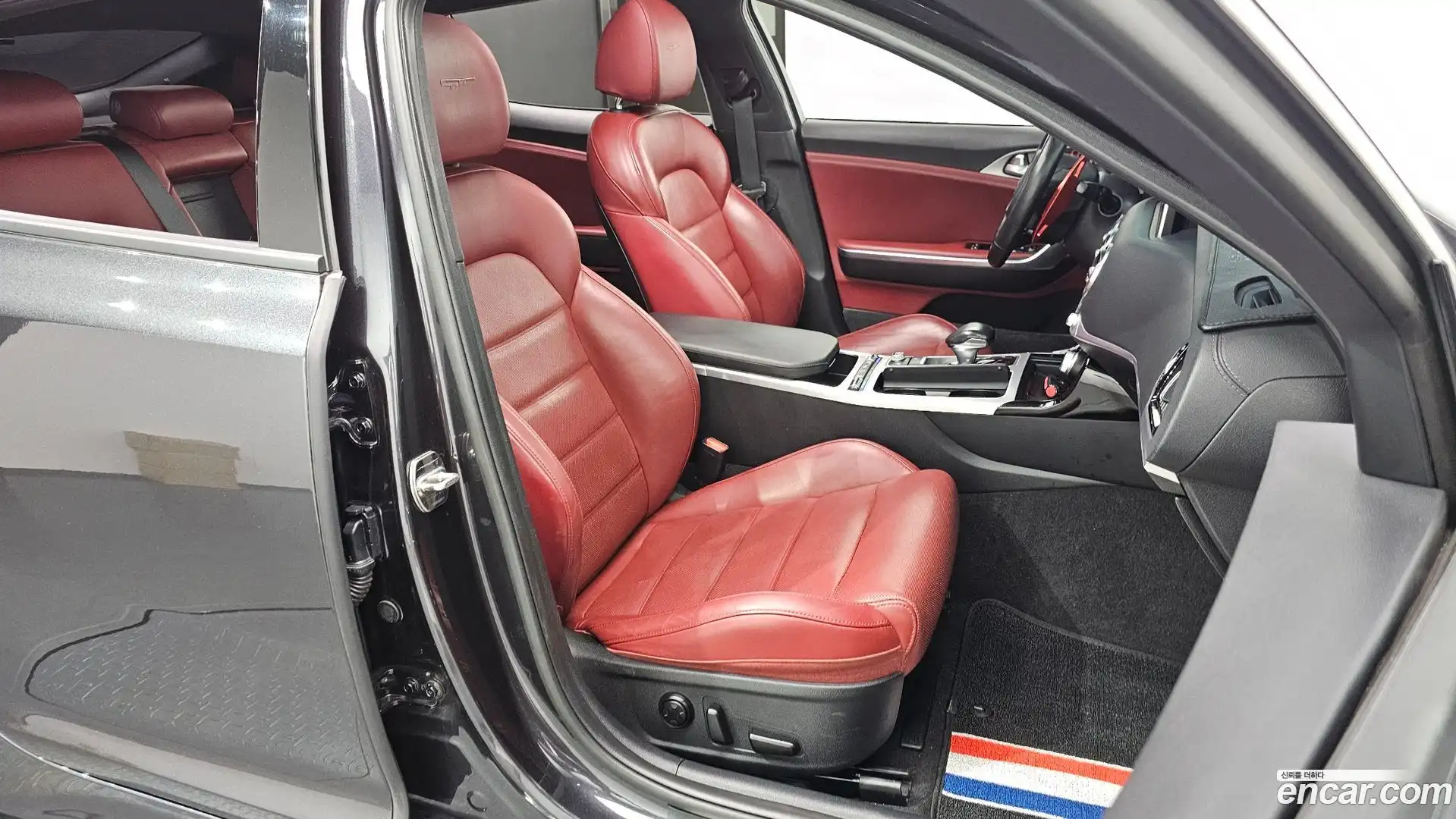 Stinger Kia 2018.6-OPTION-016