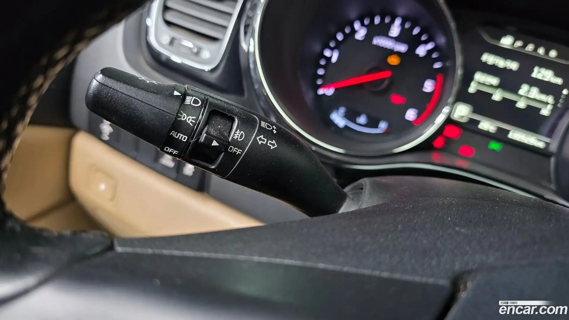 Canival Kia 2016.8-OPTION-023