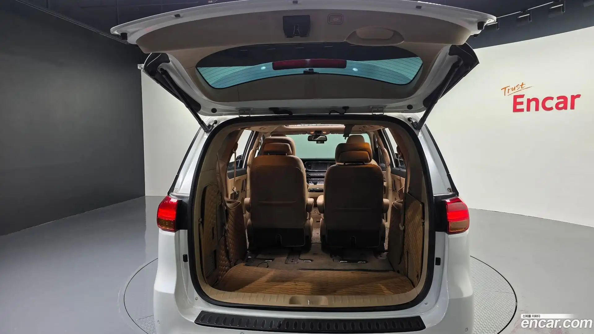 Canival Kia 2016.8-OPTION-046
