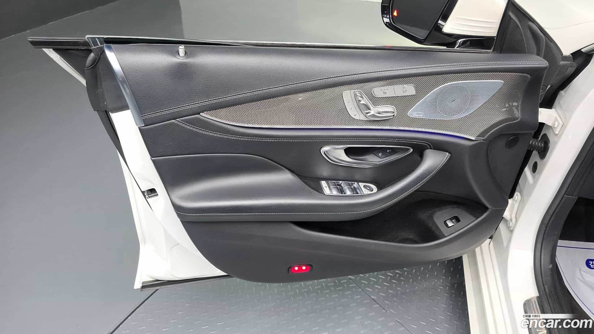 CLS-Class Mercedes-Benz 2019.11-INNER-034