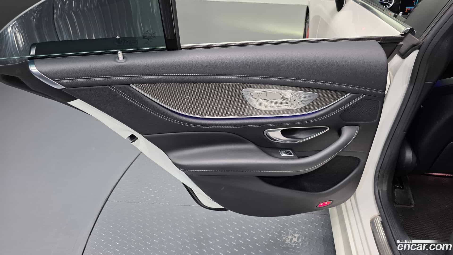 CLS-Class Mercedes-Benz 2019.11-INNER-035
