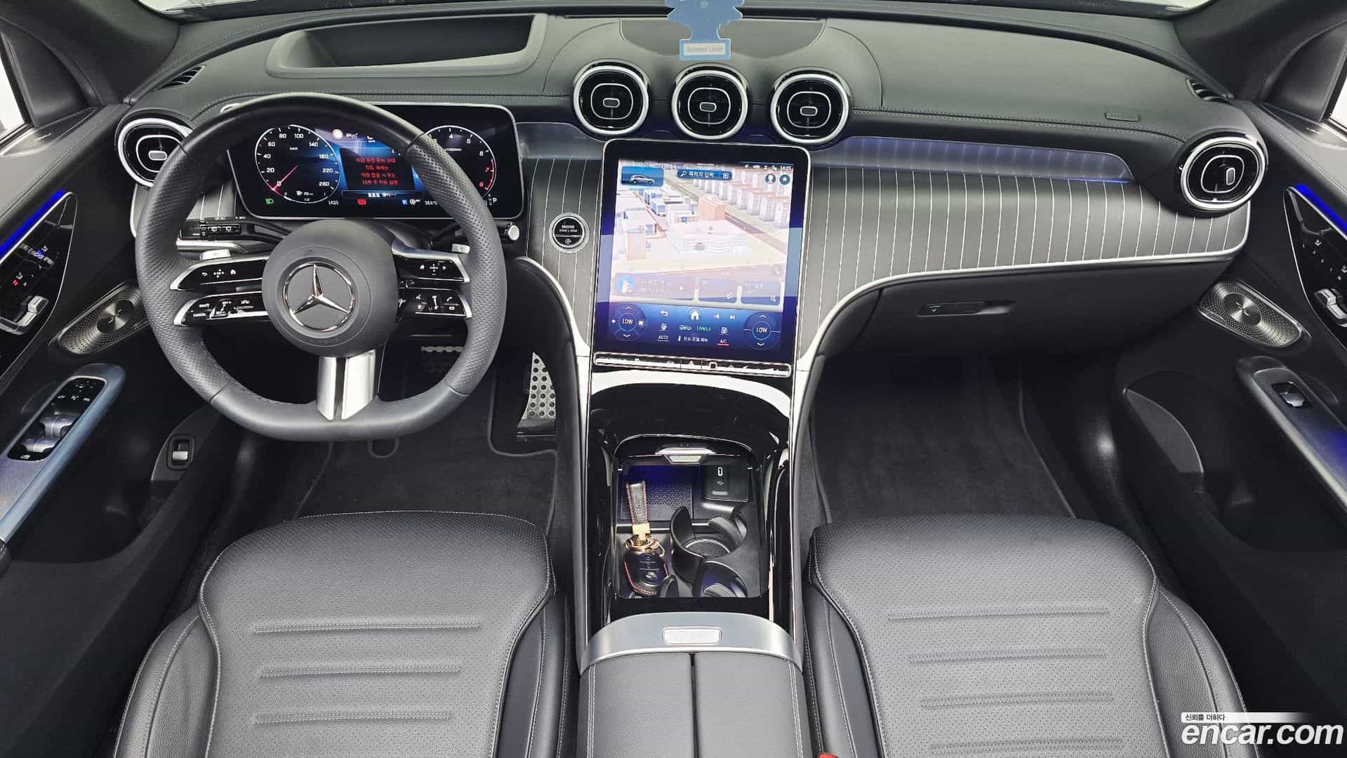 GLC-Class Mercedes-Benz 2024.2-INNER-007