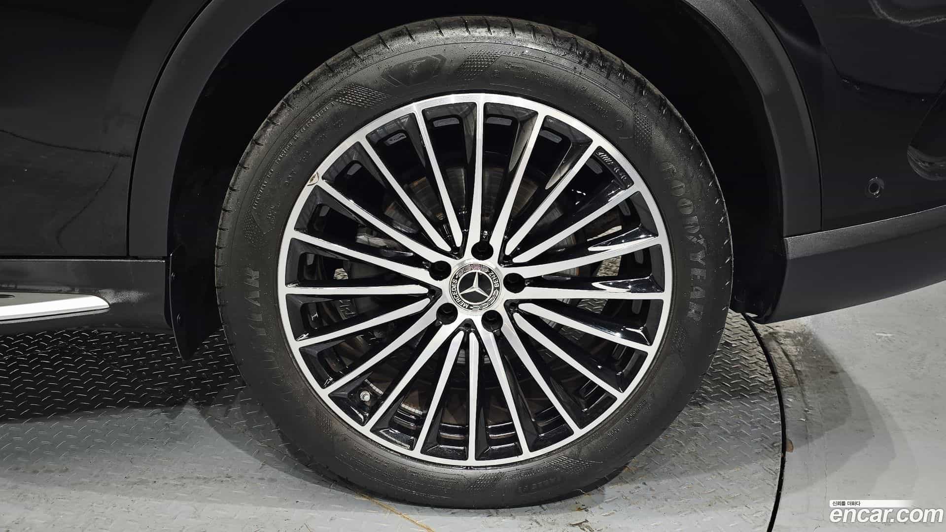GLC-Class Mercedes-Benz 2024.2-OUTER-031