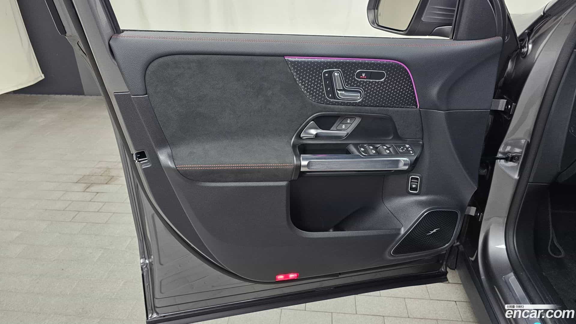 EQB Mercedes-Benz 2025.7-INNER-034