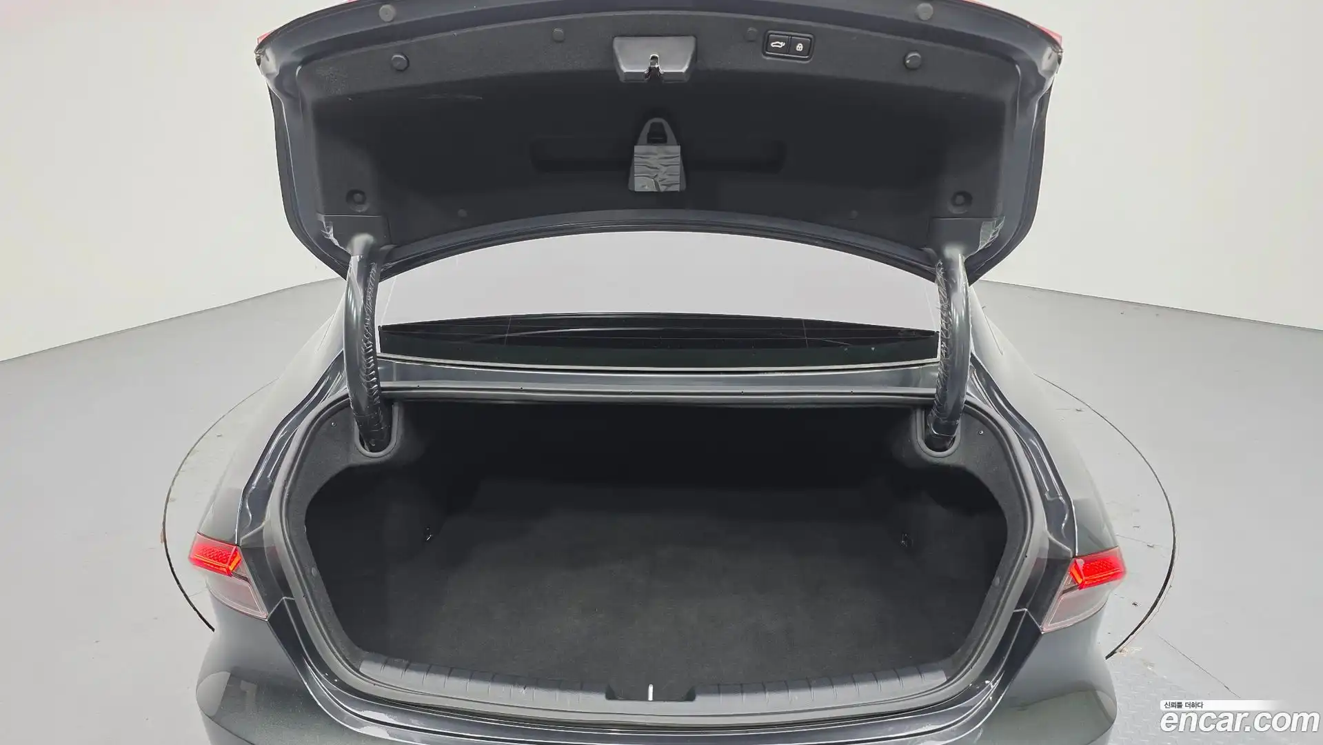 Grandeur Hyundai 2022.4-OPTION-024