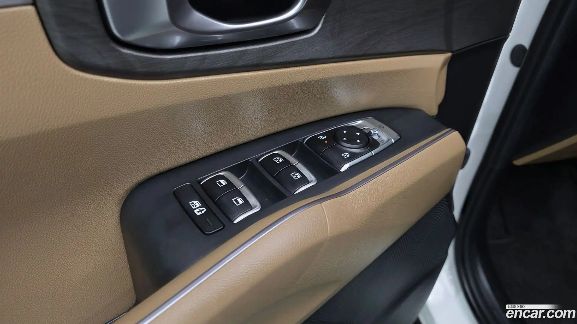 Sorento Kia 2024.0-OPTION-042