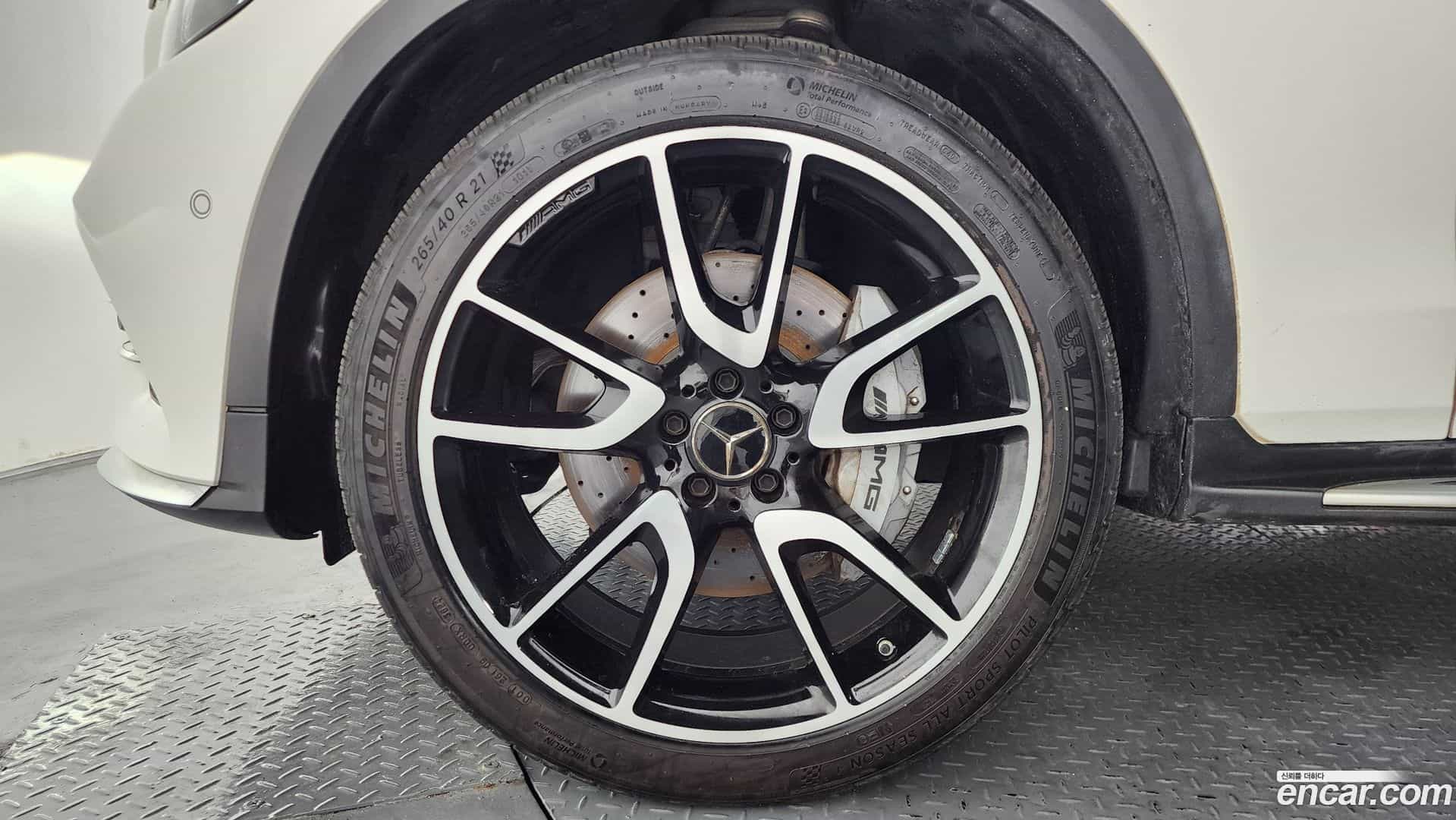 GLC-Class Mercedes-Benz 2018.9-OUTER-005