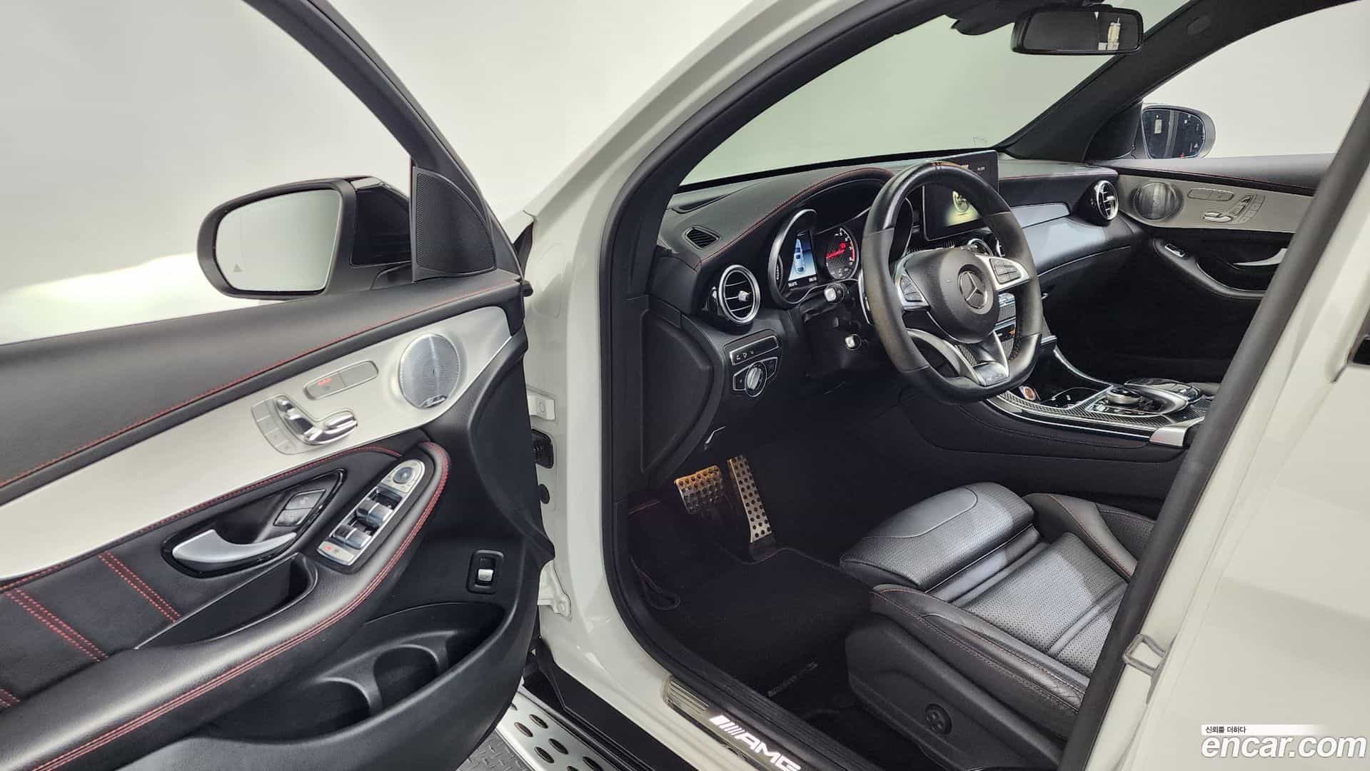 GLC-Class Mercedes-Benz 2018.9-INNER-010