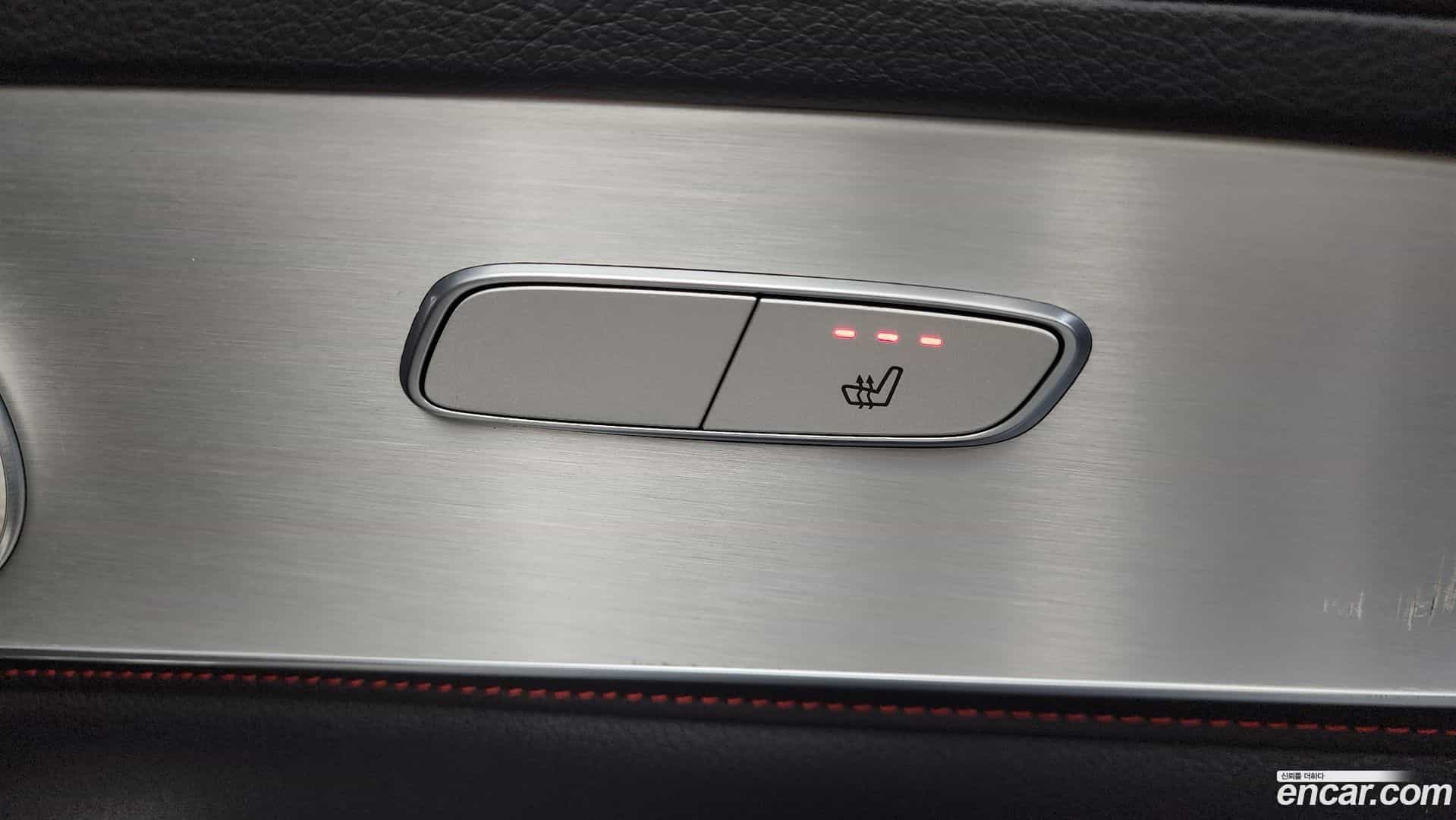 GLC-Class Mercedes-Benz 2018.9-OPTION-023