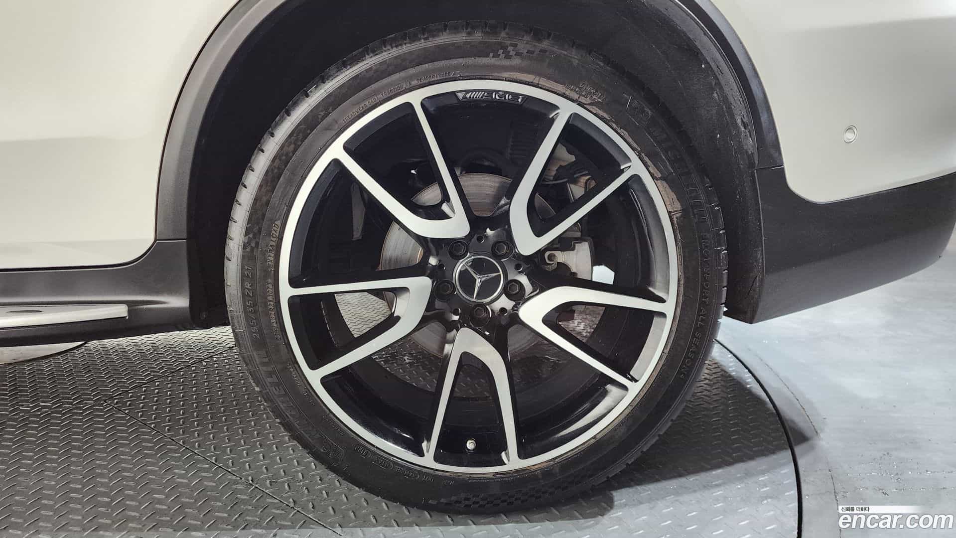 GLC-Class Mercedes-Benz 2018.9-OUTER-031