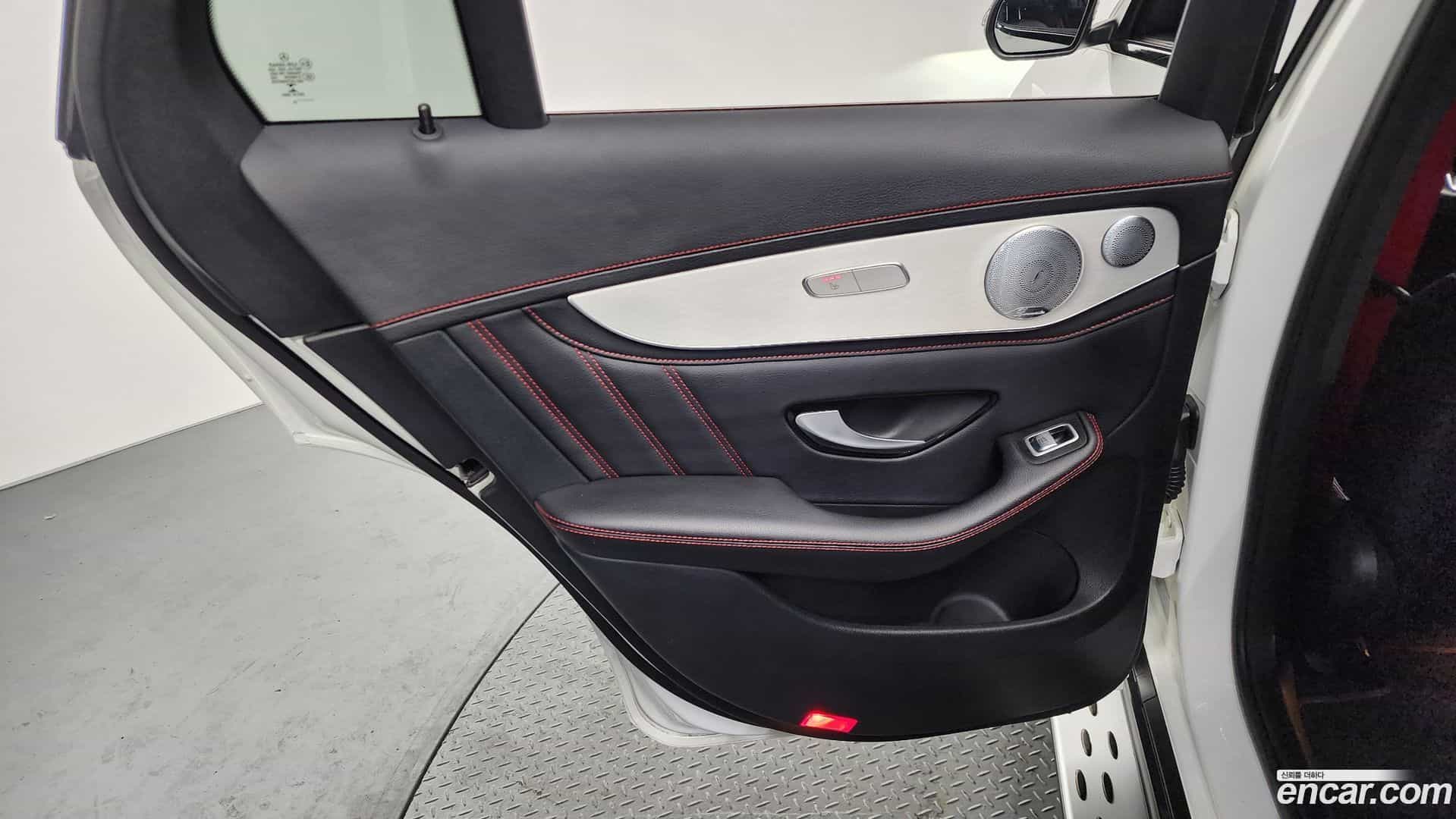 GLC-Class Mercedes-Benz 2018.9-INNER-035