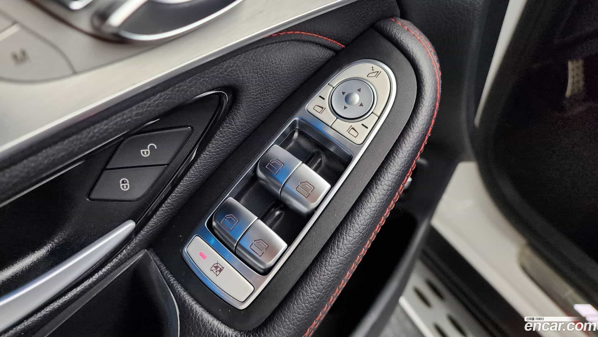 GLC-Class Mercedes-Benz 2018.9-OPTION-048