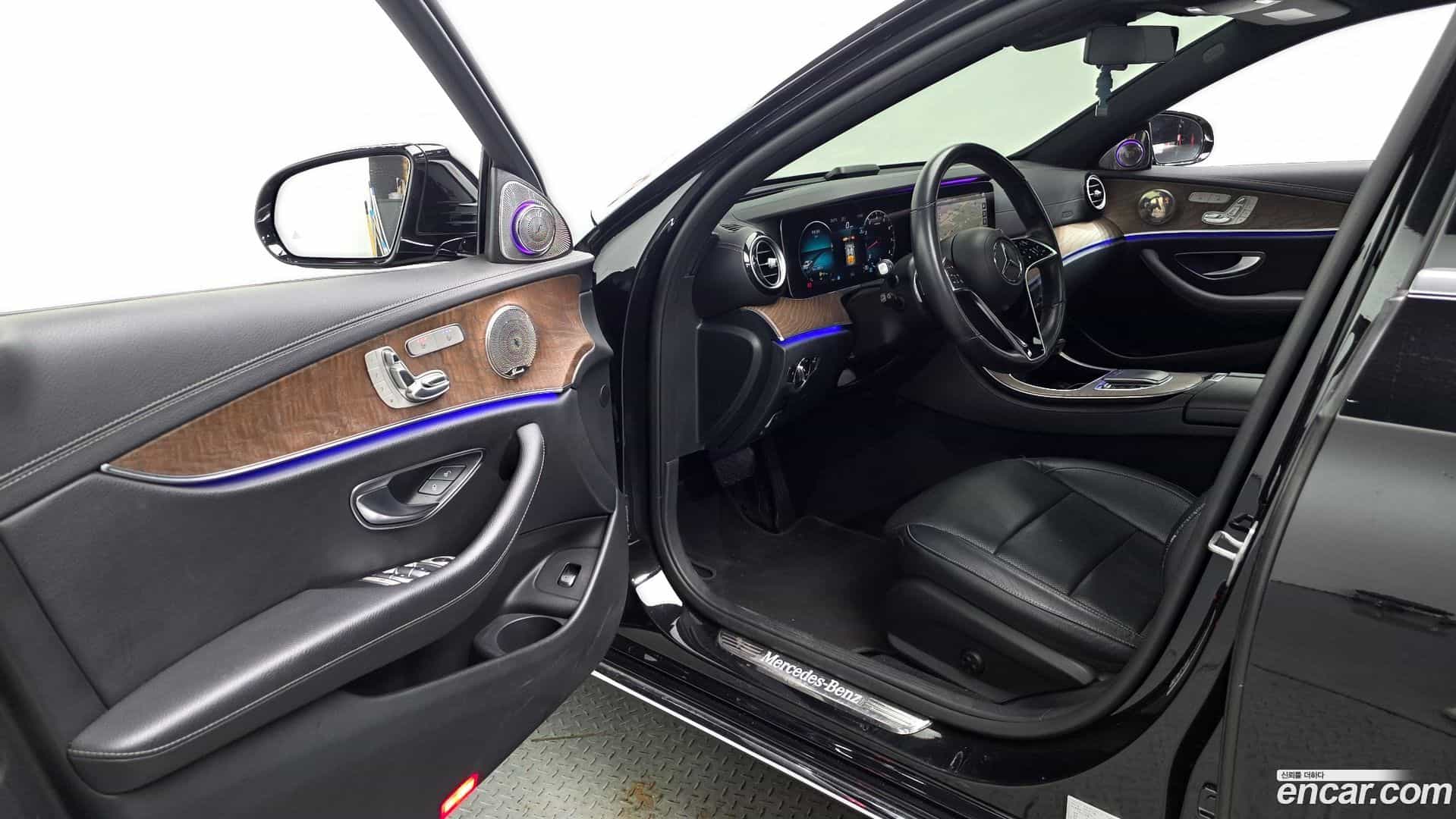 E-Class Mercedes-Benz 2020.11-INNER-010