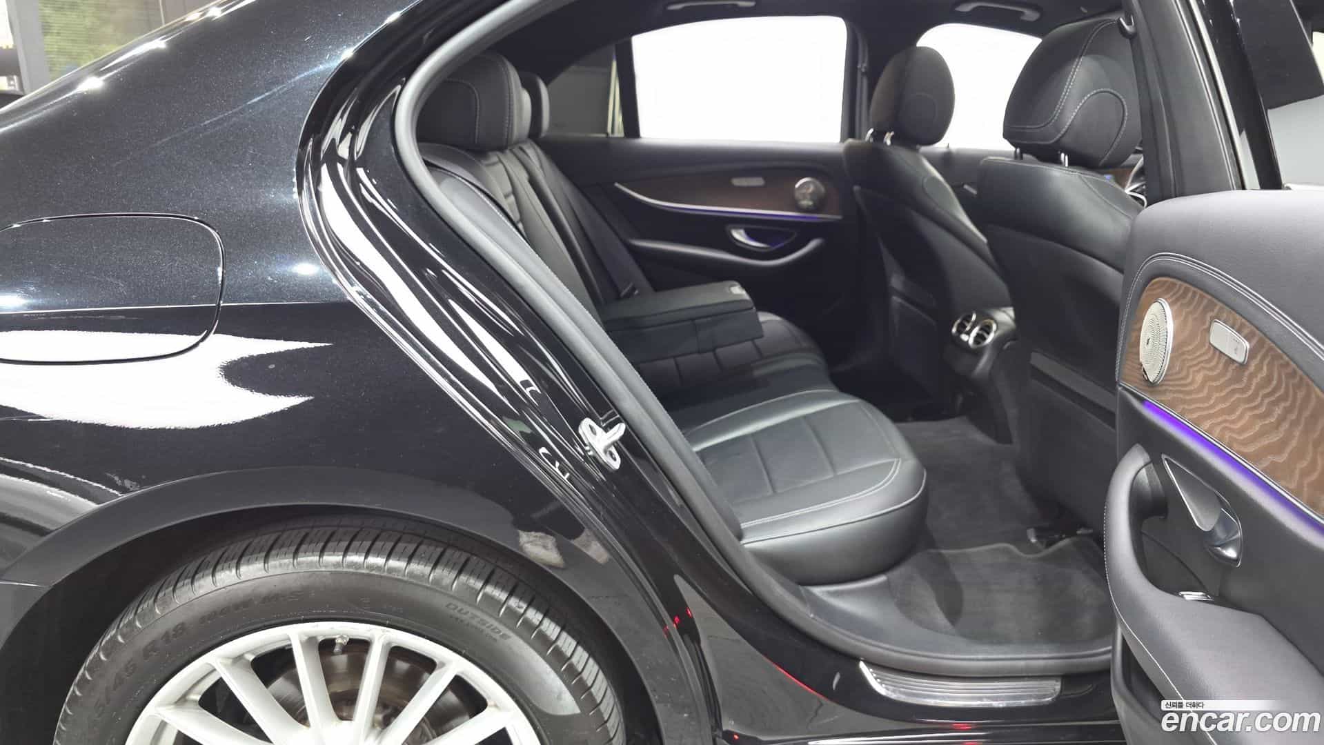 E-Class Mercedes-Benz 2020.11-OPTION-015