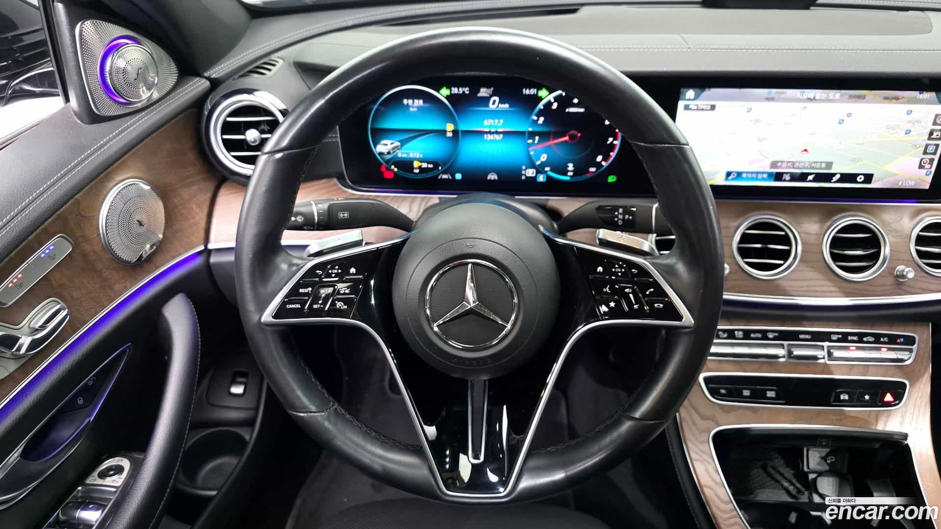 E-Class Mercedes-Benz 2020.11-OPTION-018