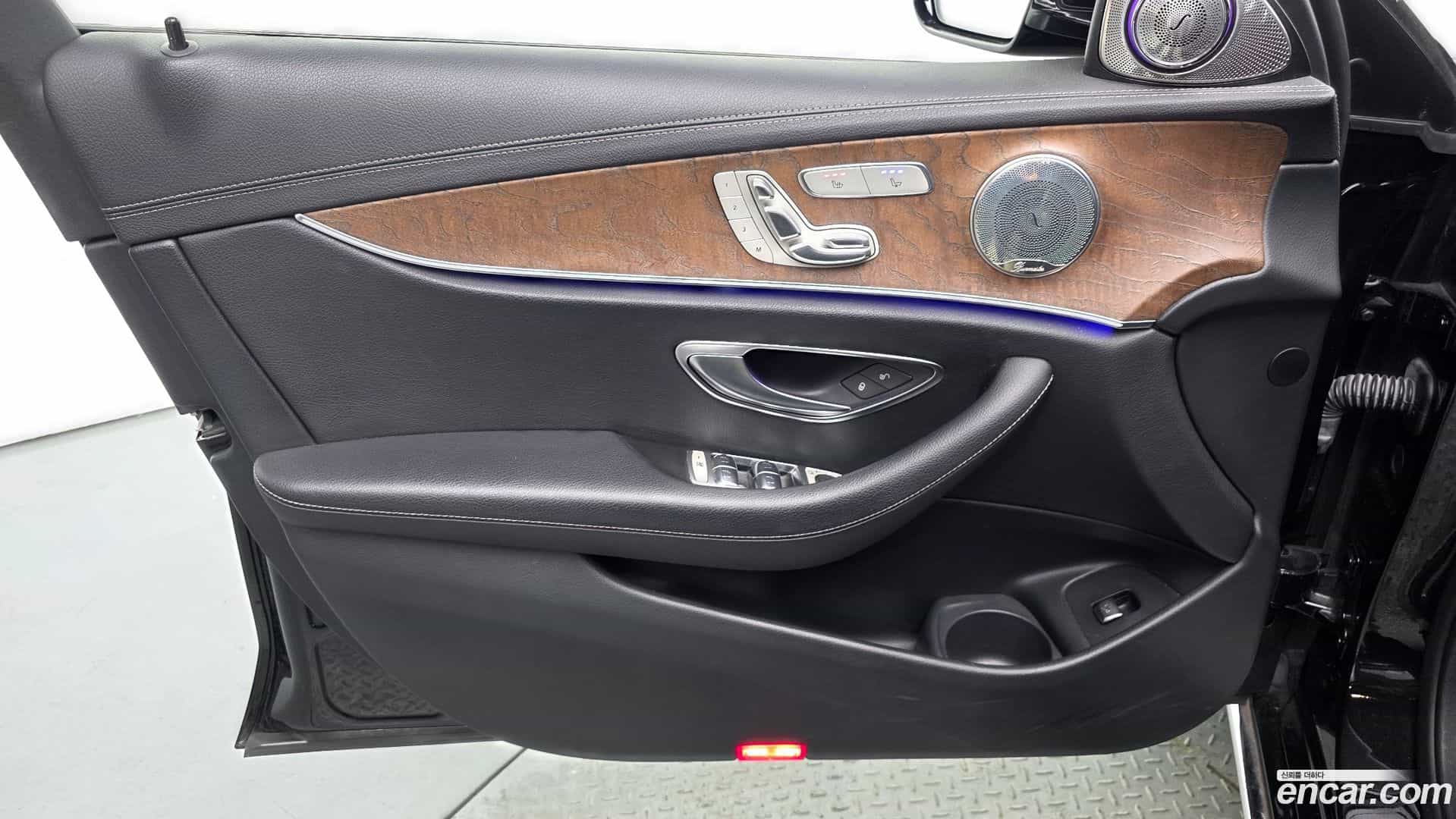 E-Class Mercedes-Benz 2020.11-INNER-034