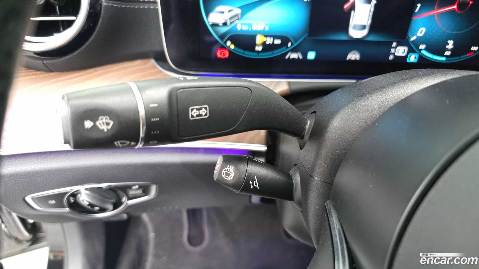 E-Class Mercedes-Benz 2020.11-OPTION-041