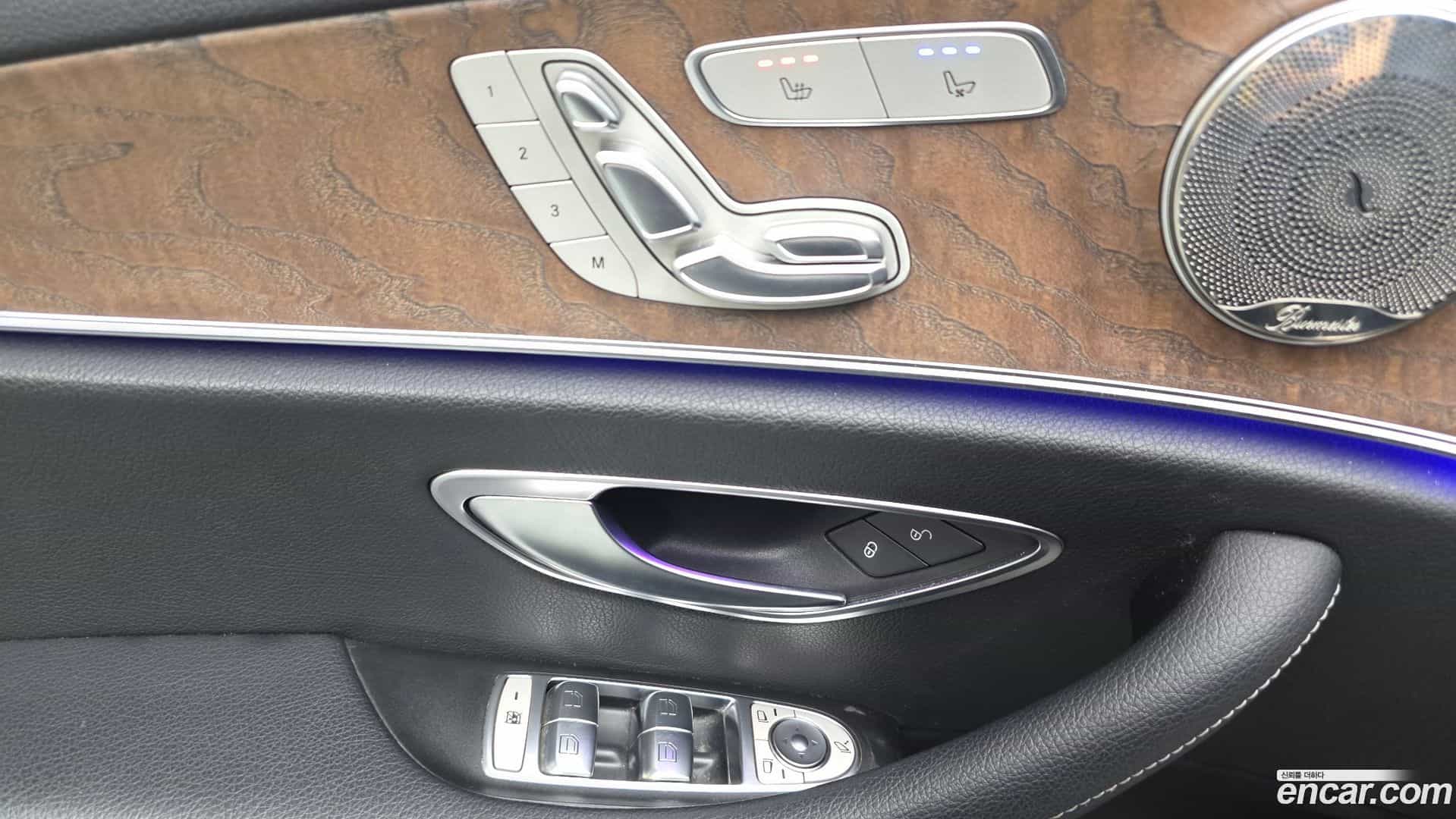E-Class Mercedes-Benz 2020.11-OPTION-042
